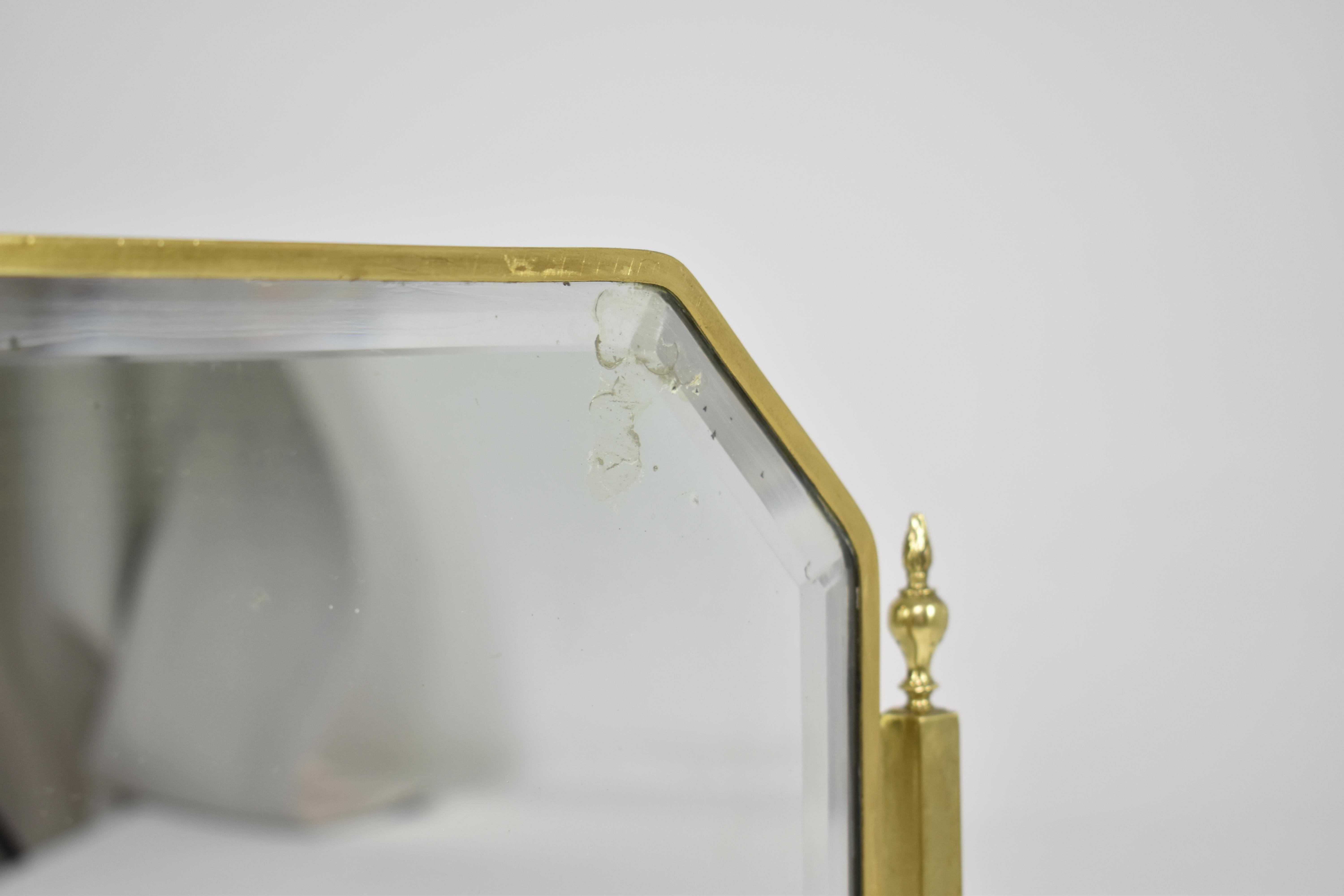 French Brass Table Mirror with Adjustable Frame, Circa 1930s In Good Condition For Sale In Paris, FR