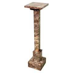 Colonna con piedistallo in marmo brecciato francese, inizio XX secolo
