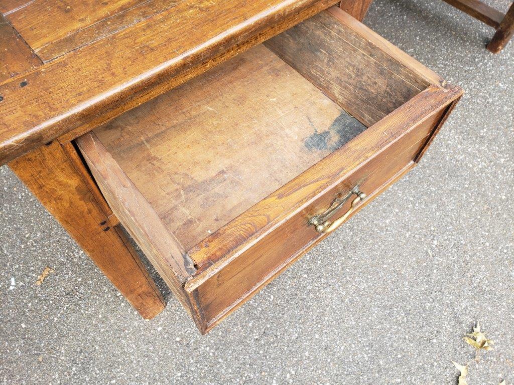 French Brittany Chestnut 2-Drawer Bureau Plat In Good Condition For Sale In Bridport, CT