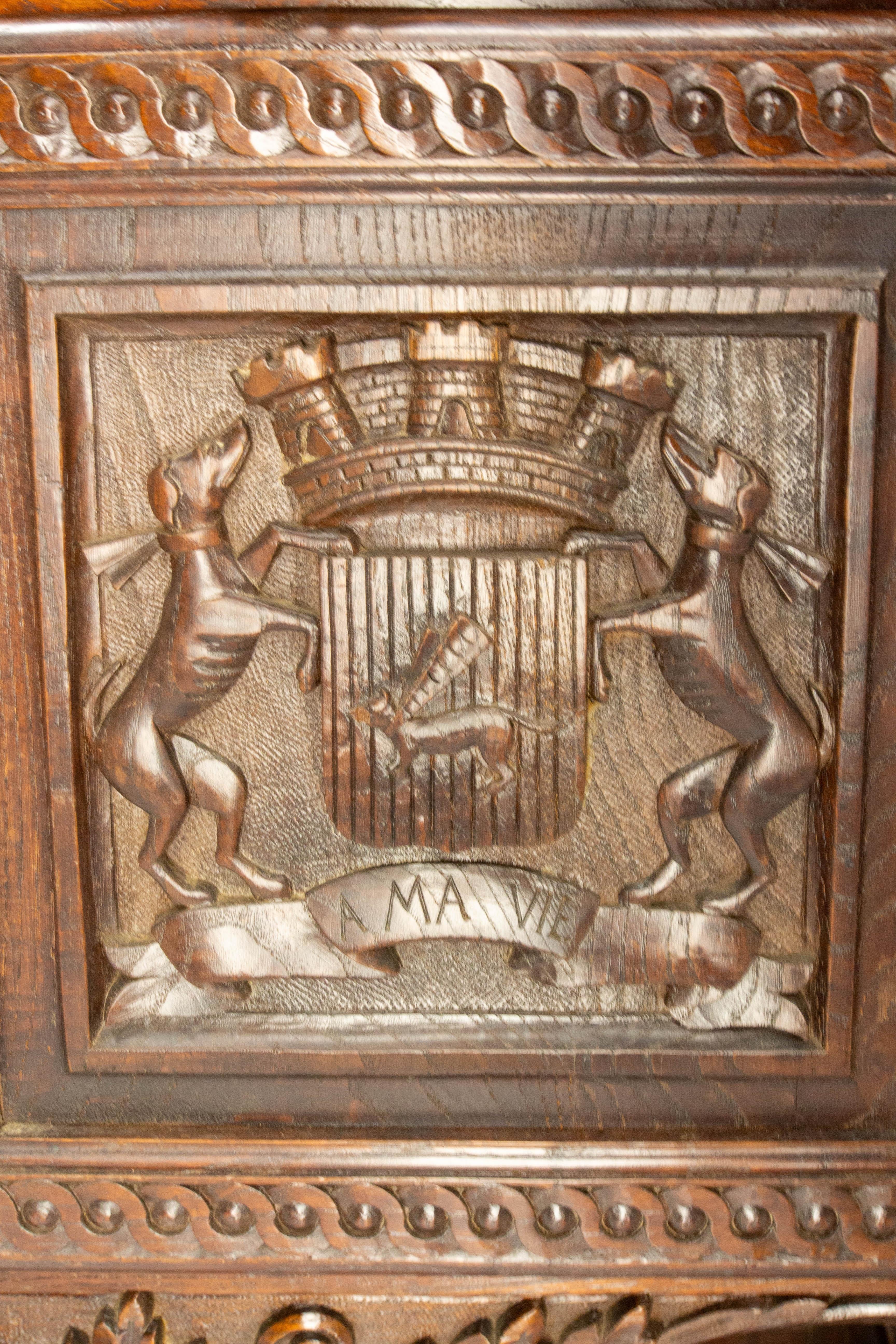 French Brittany Dressoir Buffet Chesnut Cabinet with Blazons, Late 19th Century For Sale 10