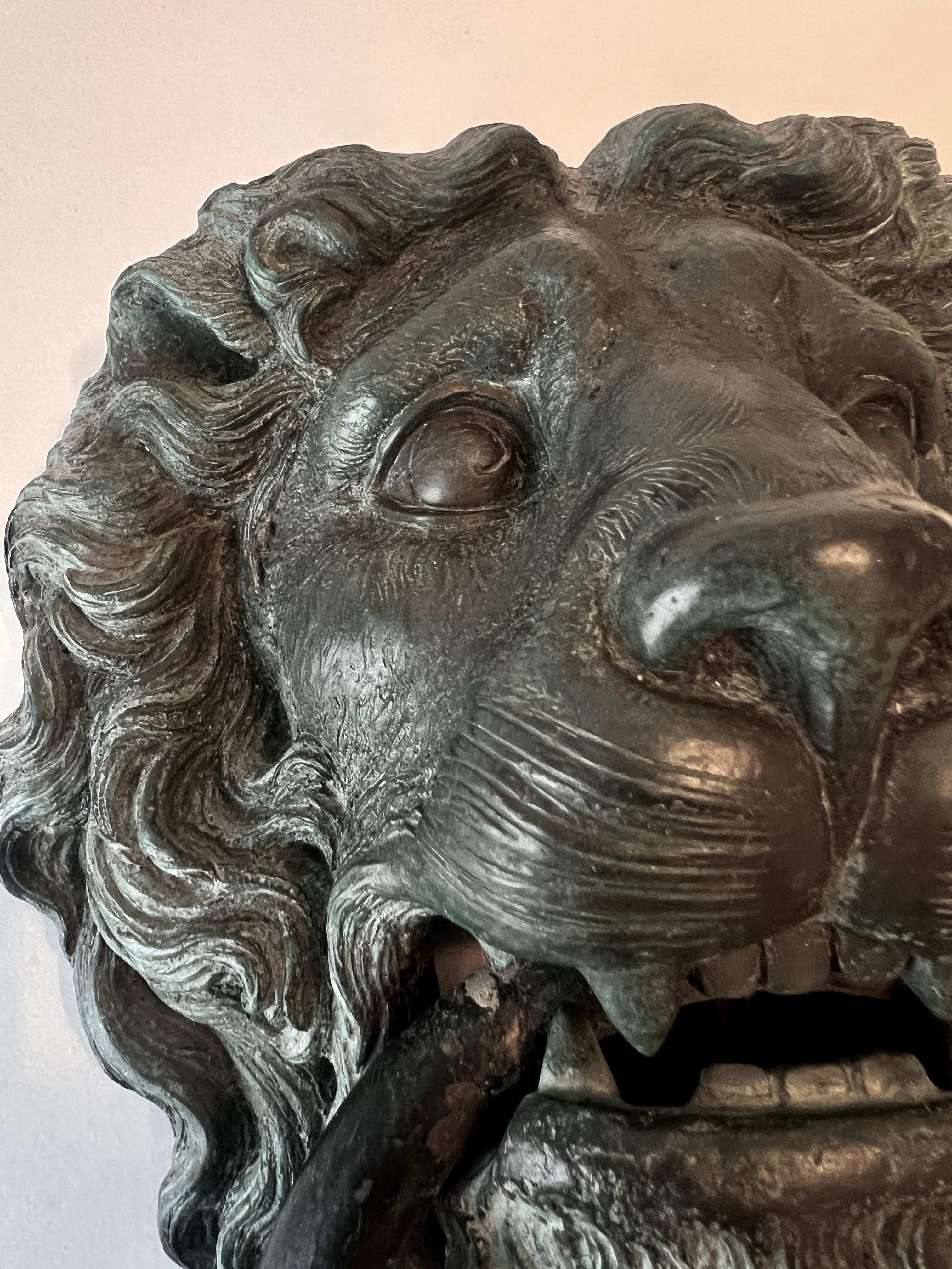 Lion en bronze français de 12
