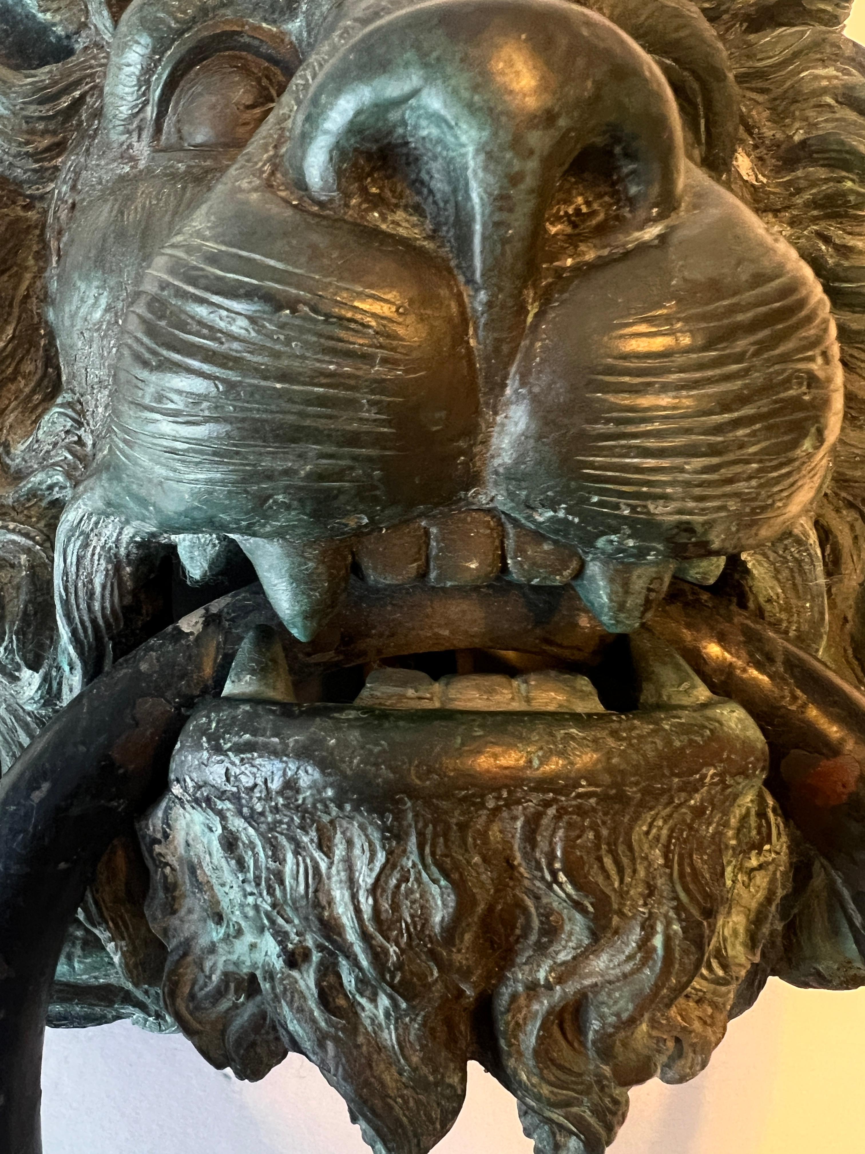 20ième siècle Lion en bronze français de 12