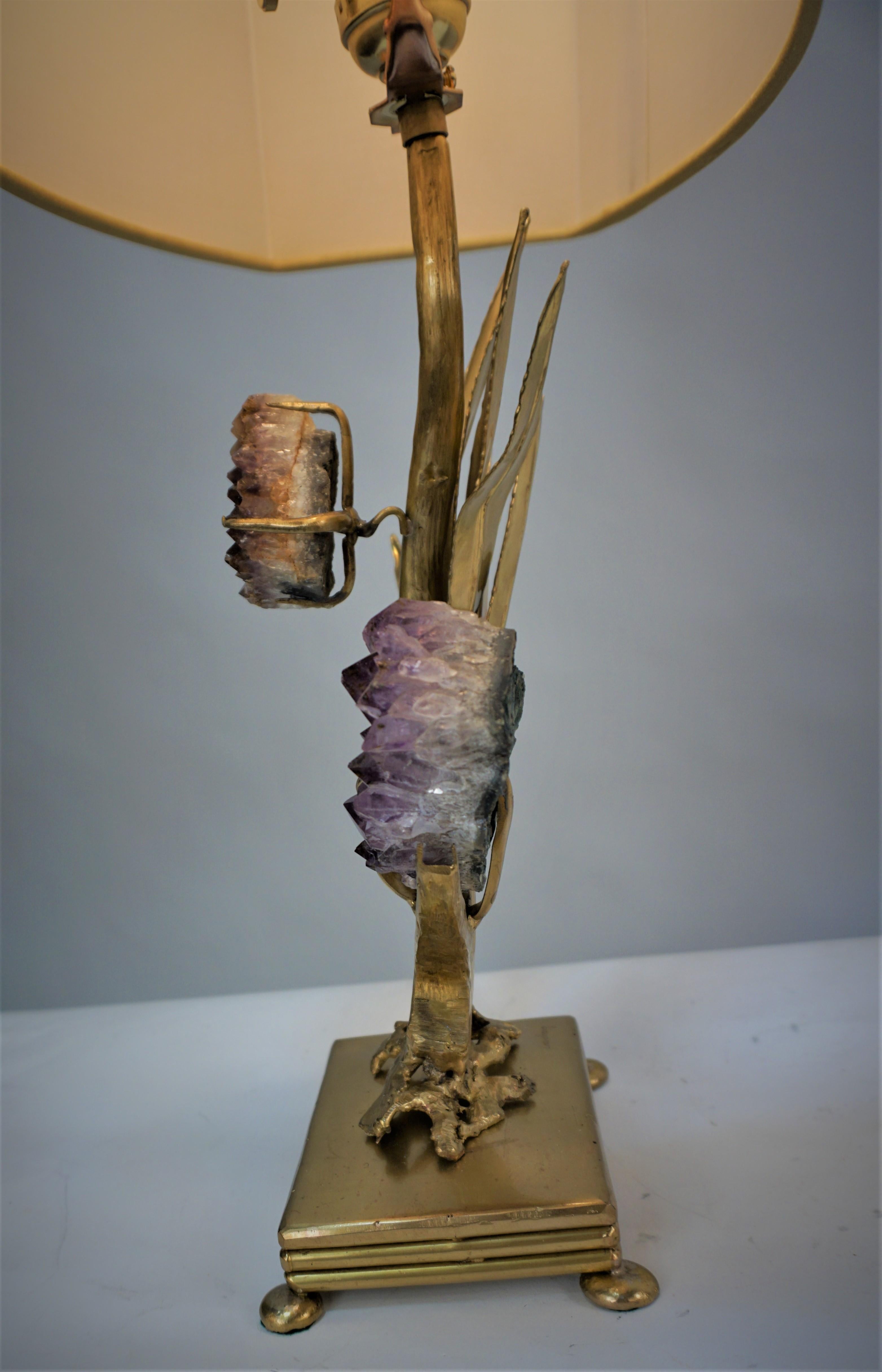 French Bronze Amytas Quartz Sculpture Table Lamp  For Sale 2