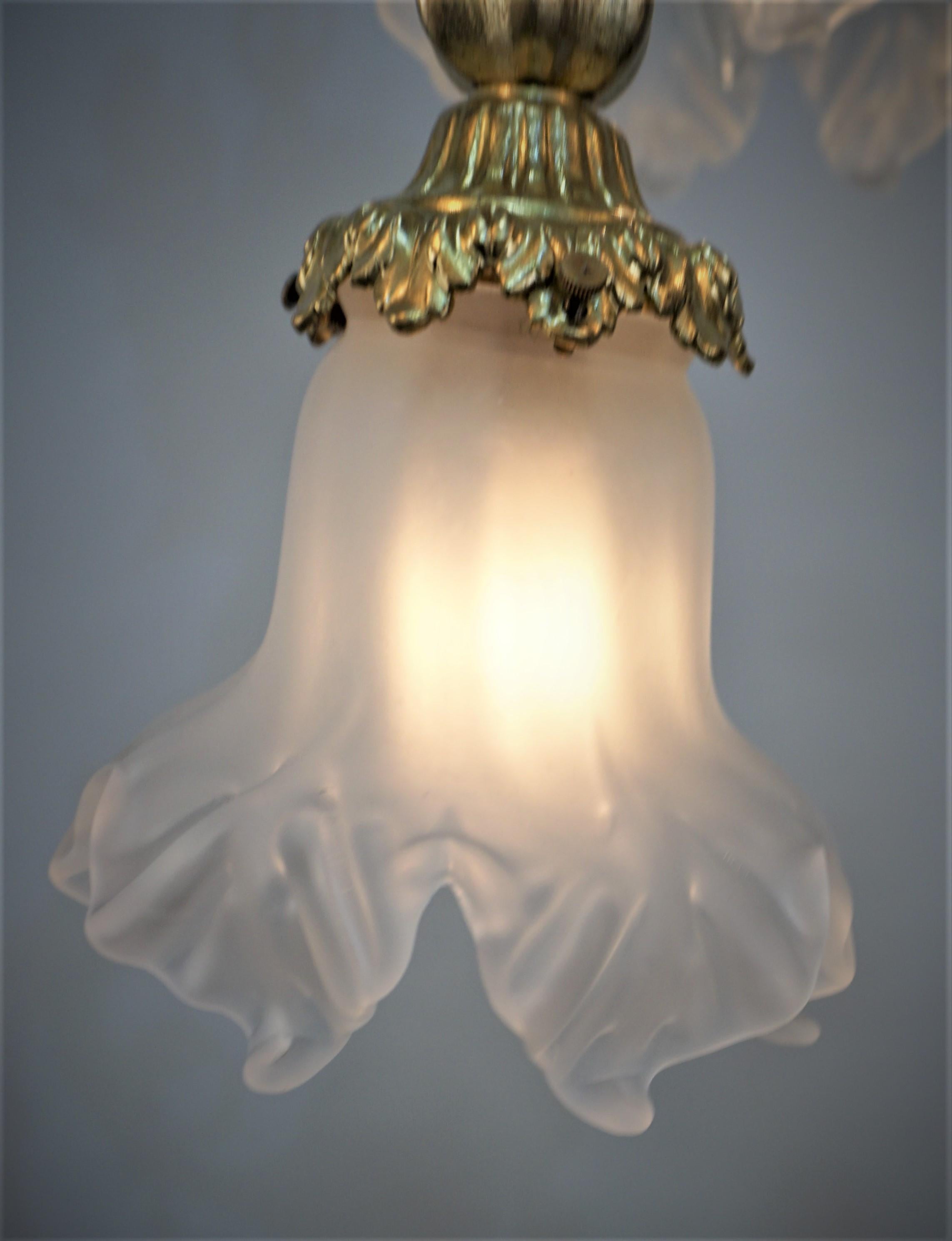 French Bronze and Blown Glass Art Nouveau Chandelier For Sale 1