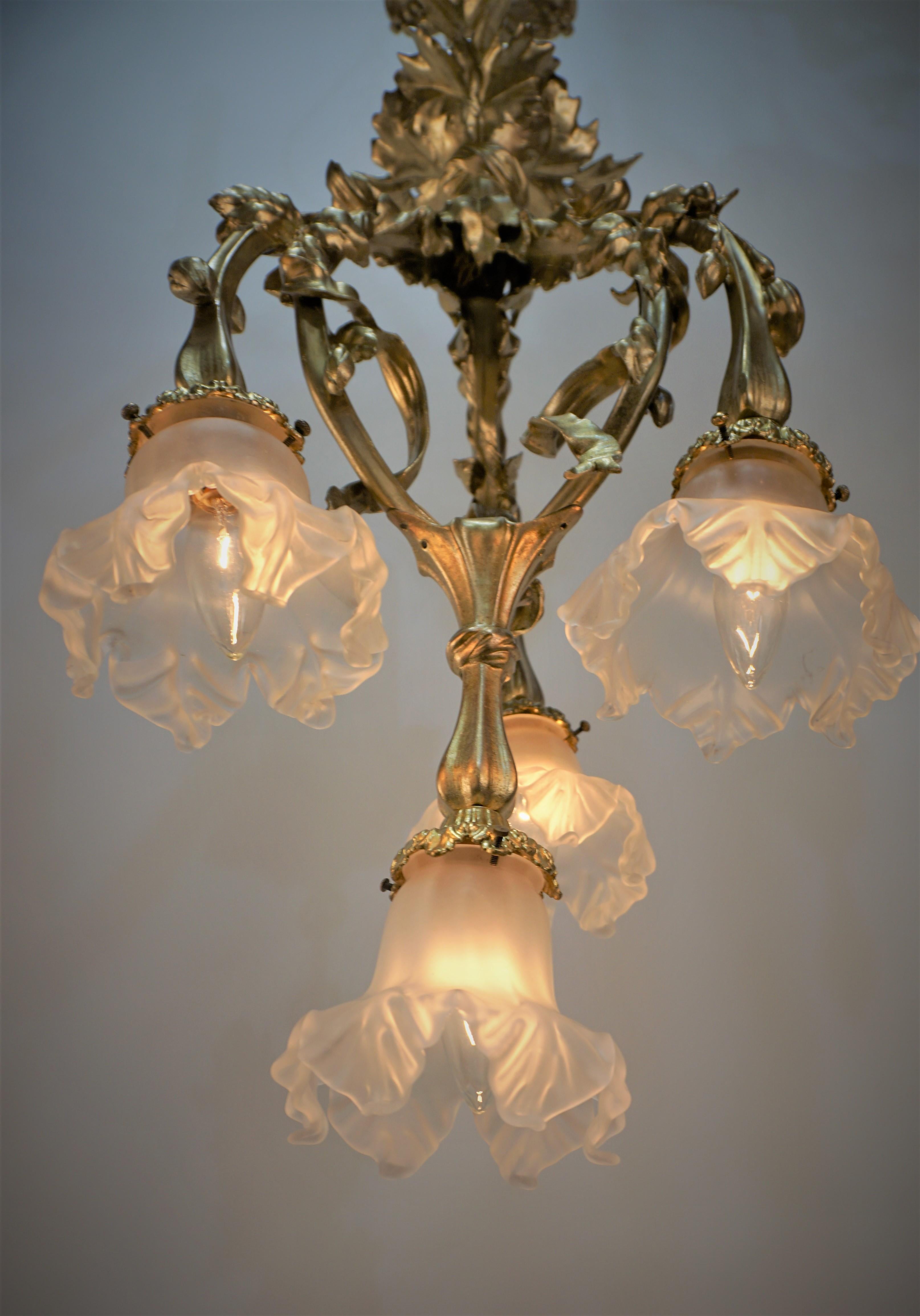 French Bronze and Blown Glass Art Nouveau Chandelier For Sale 4