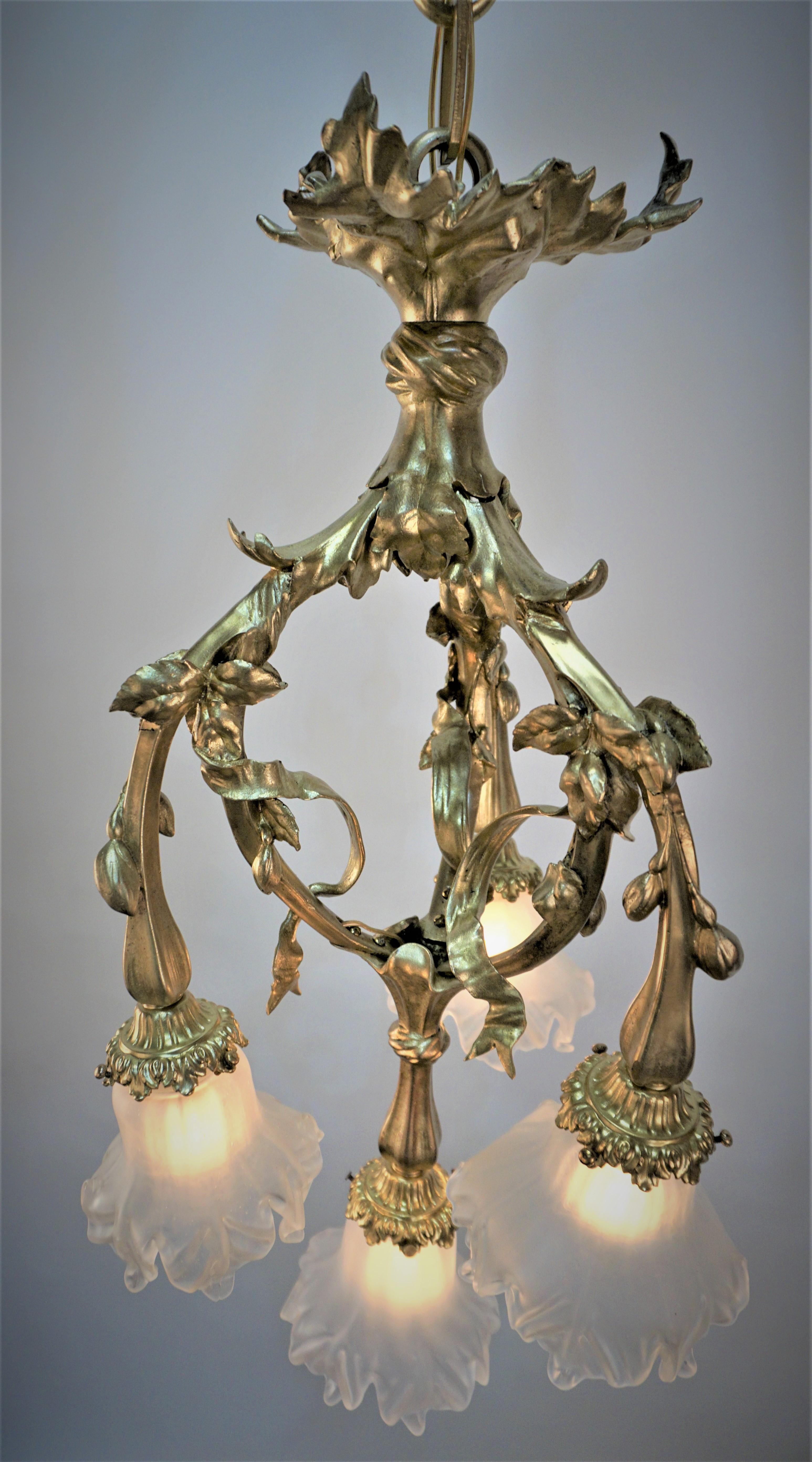 French Bronze and Blown Glass Art Nouveau Chandelier For Sale 5