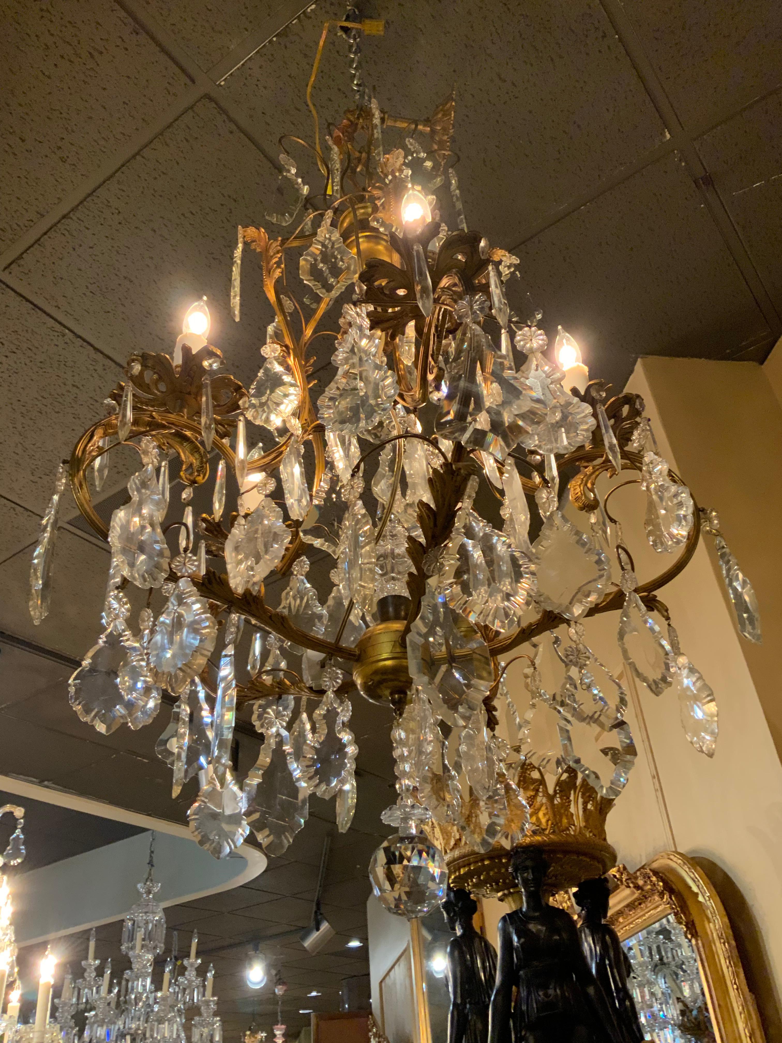 Lampadario francese in bronzo e cristallo in vendita 1