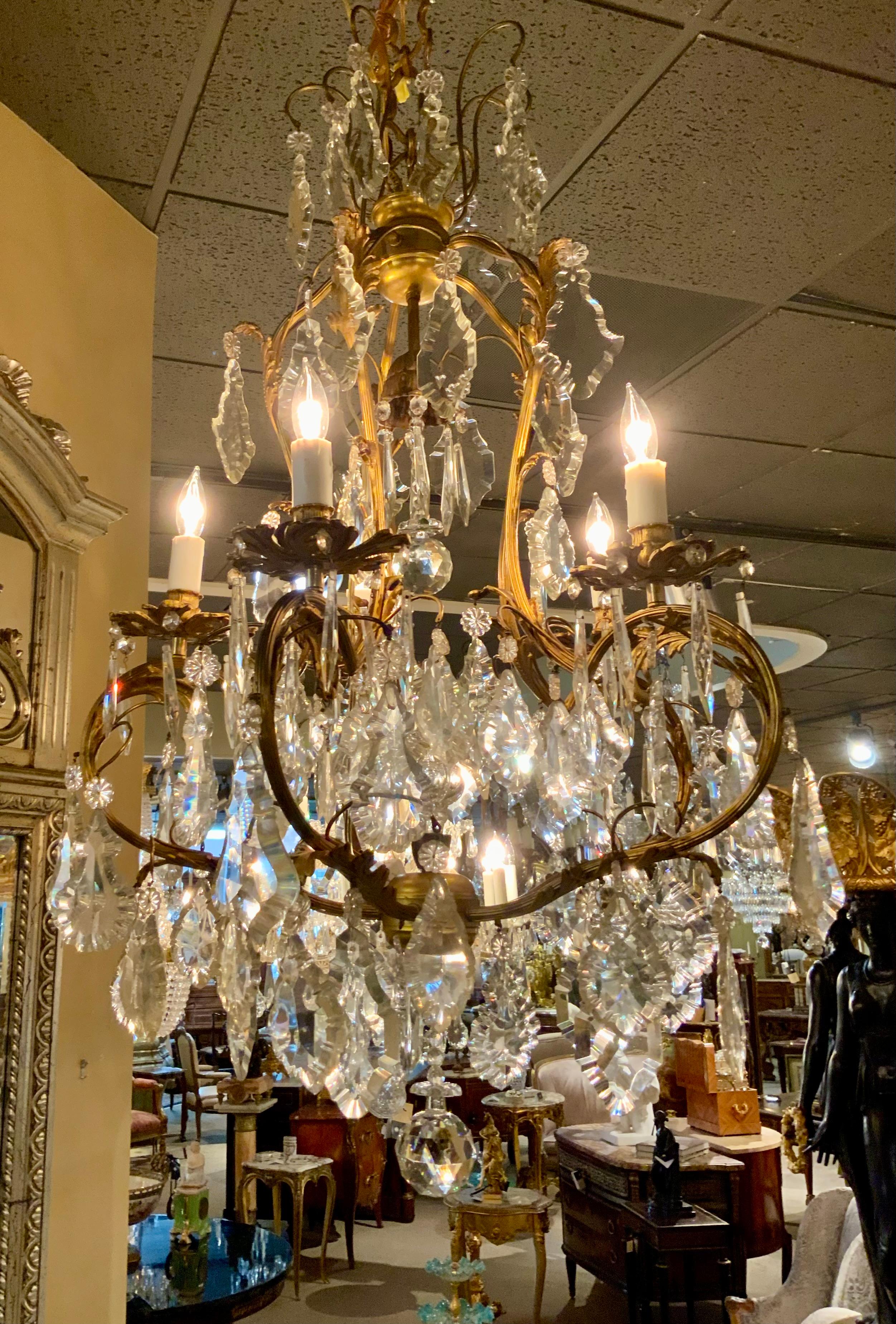 Lampadario francese in bronzo e cristallo in vendita 3