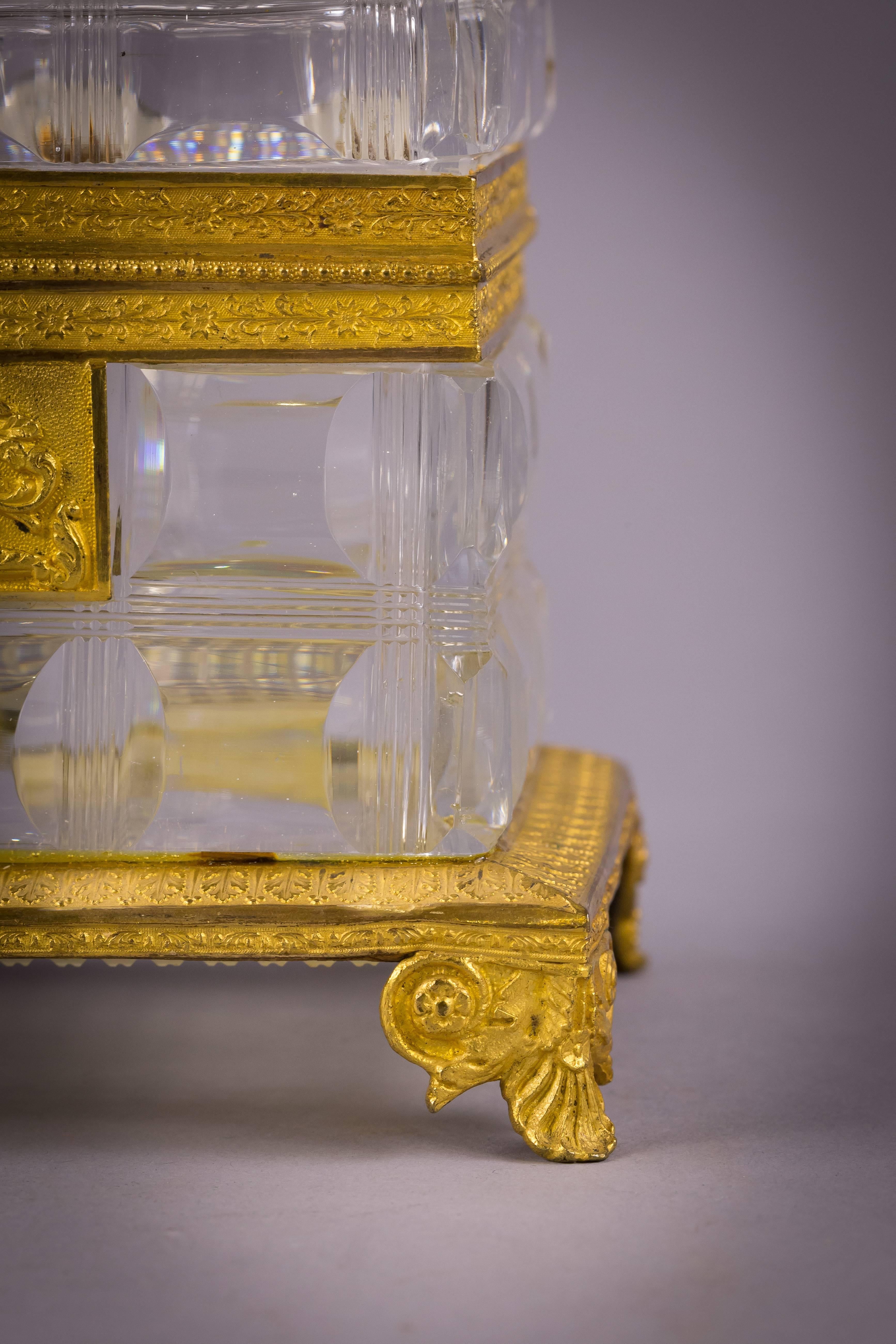 French Bronze and Faceted Crystal Box, Empire, circa 1820 For Sale 1