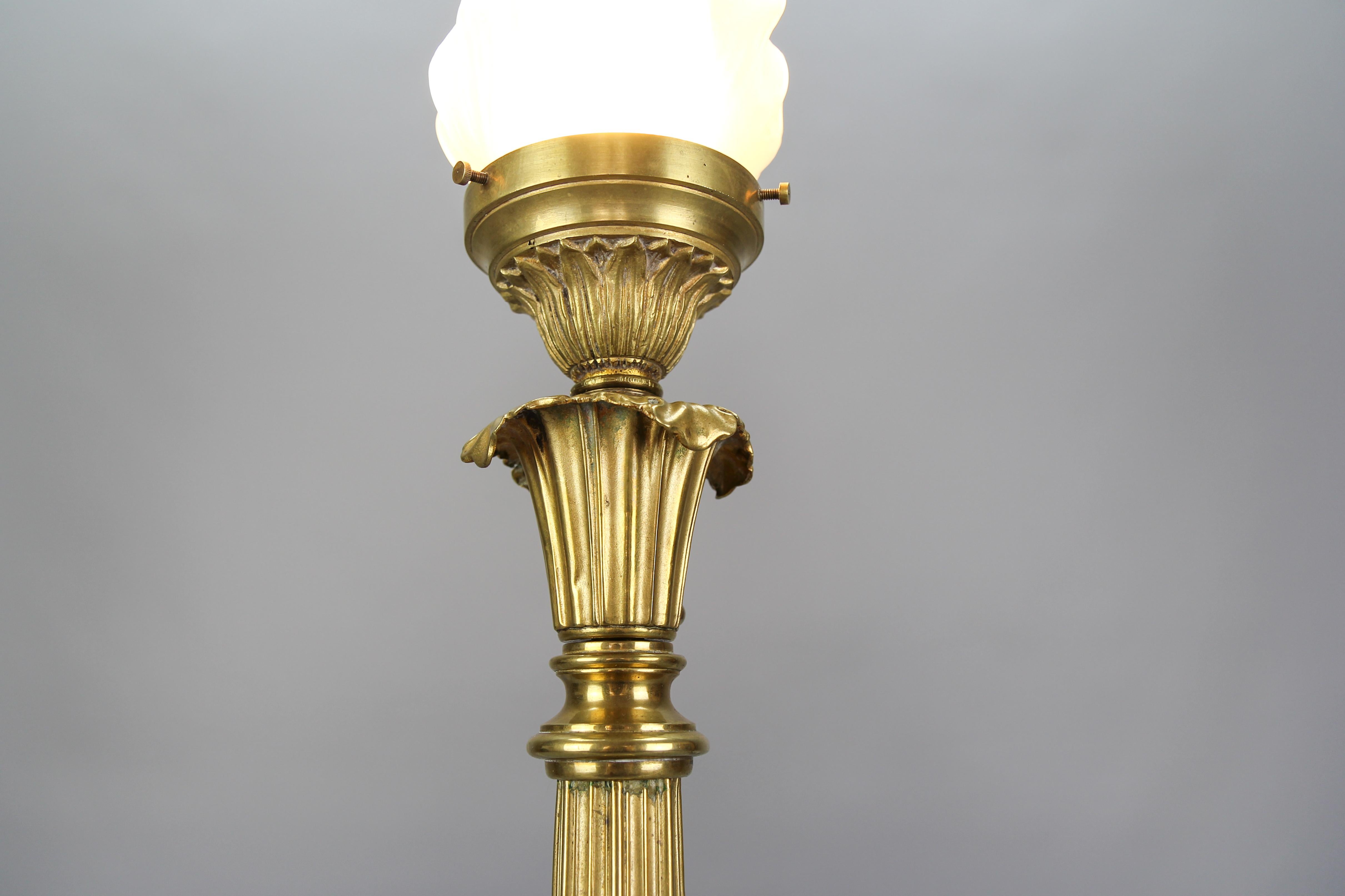 French Bronze and Frosted Glass Fluted Column Table Lamp For Sale 5