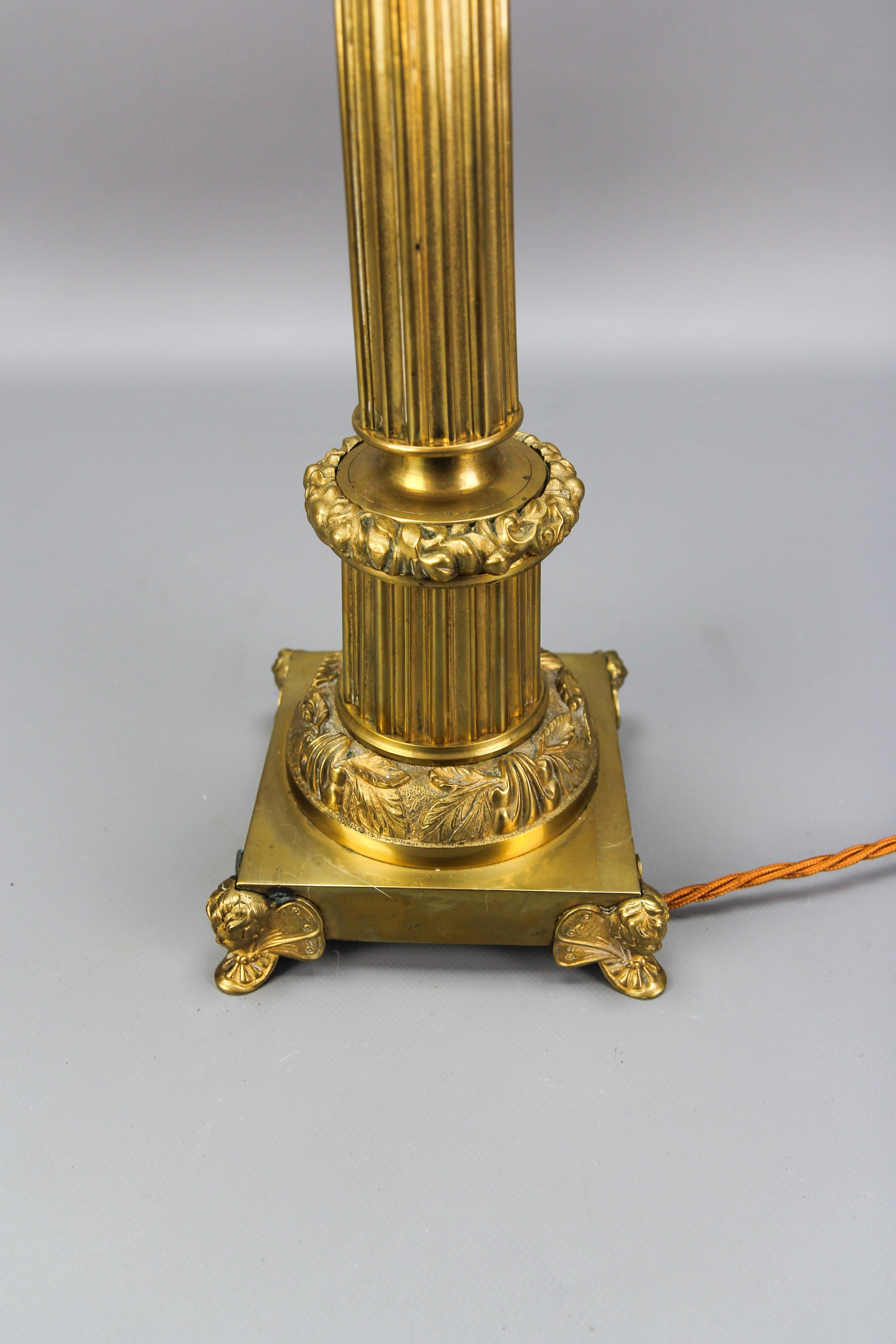 French Bronze and Frosted Glass Fluted Column Table Lamp For Sale 2