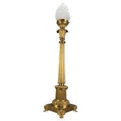 Lampe de table à colonne cannelée en bronze français et verre dépoli