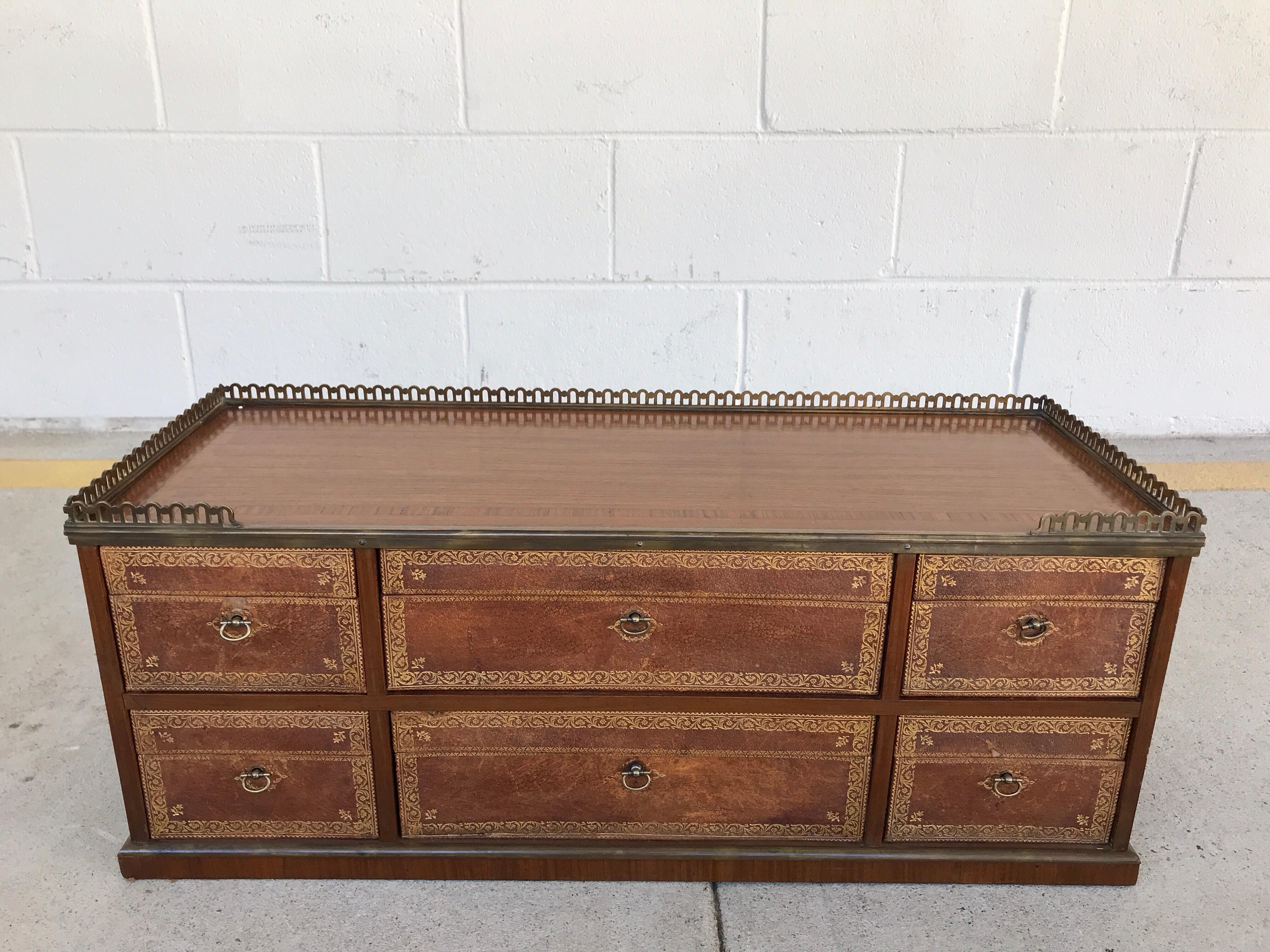 French  Bronze and Leather Desk Cartioner For Sale 4