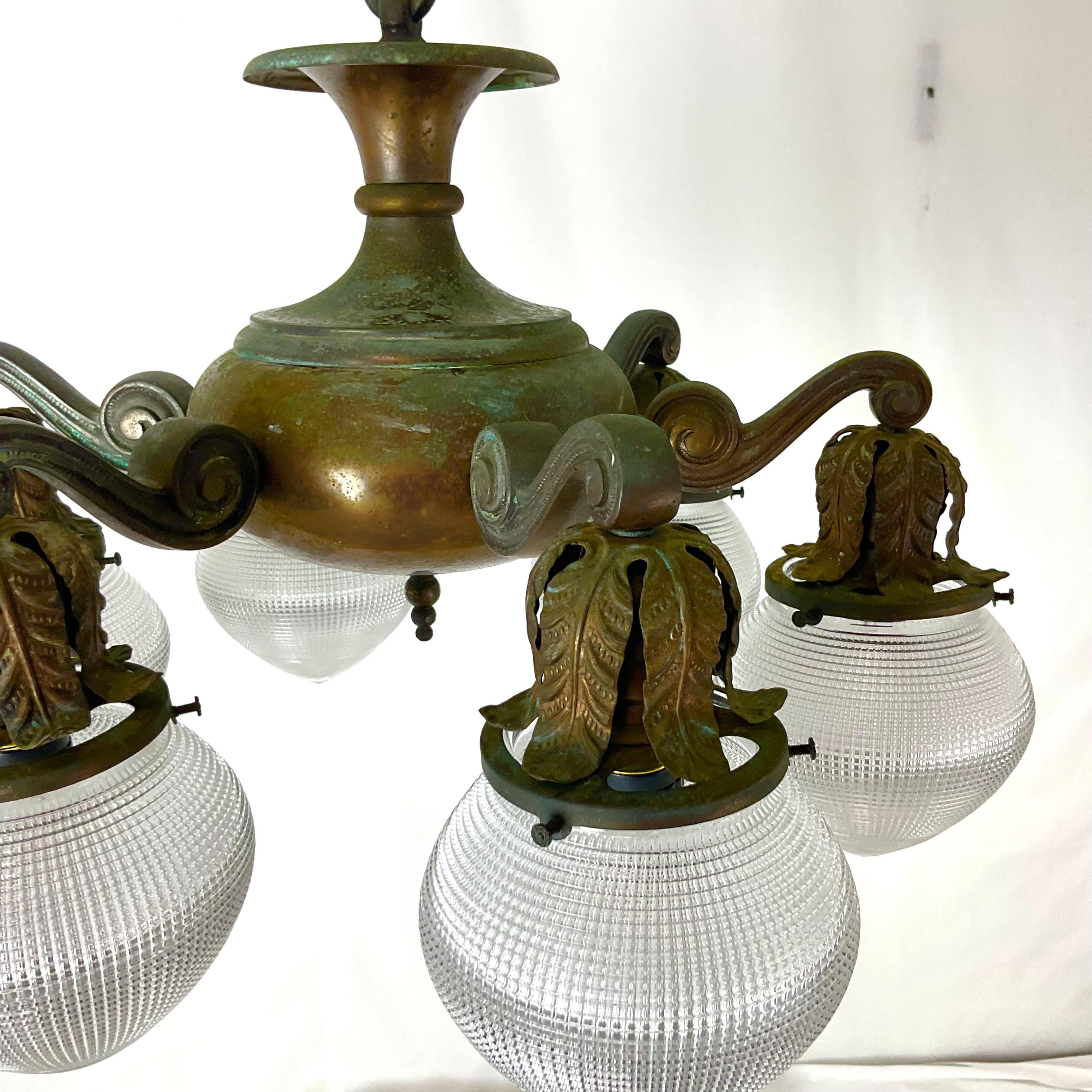 Lustre Art Déco en bronze avec verre Halophane d'origine en vente 6