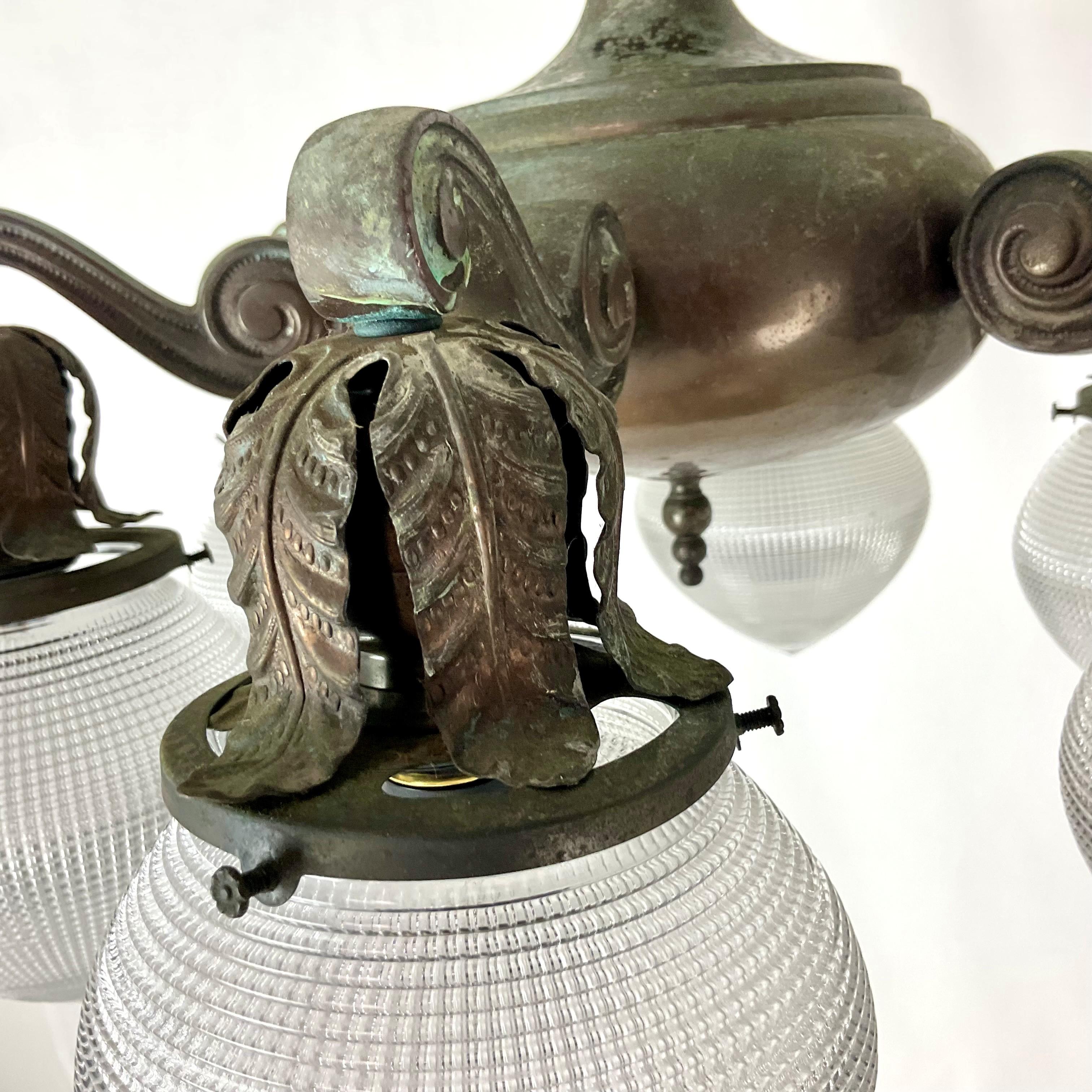 Lustre Art Déco en bronze avec verre Halophane d'origine en vente 10