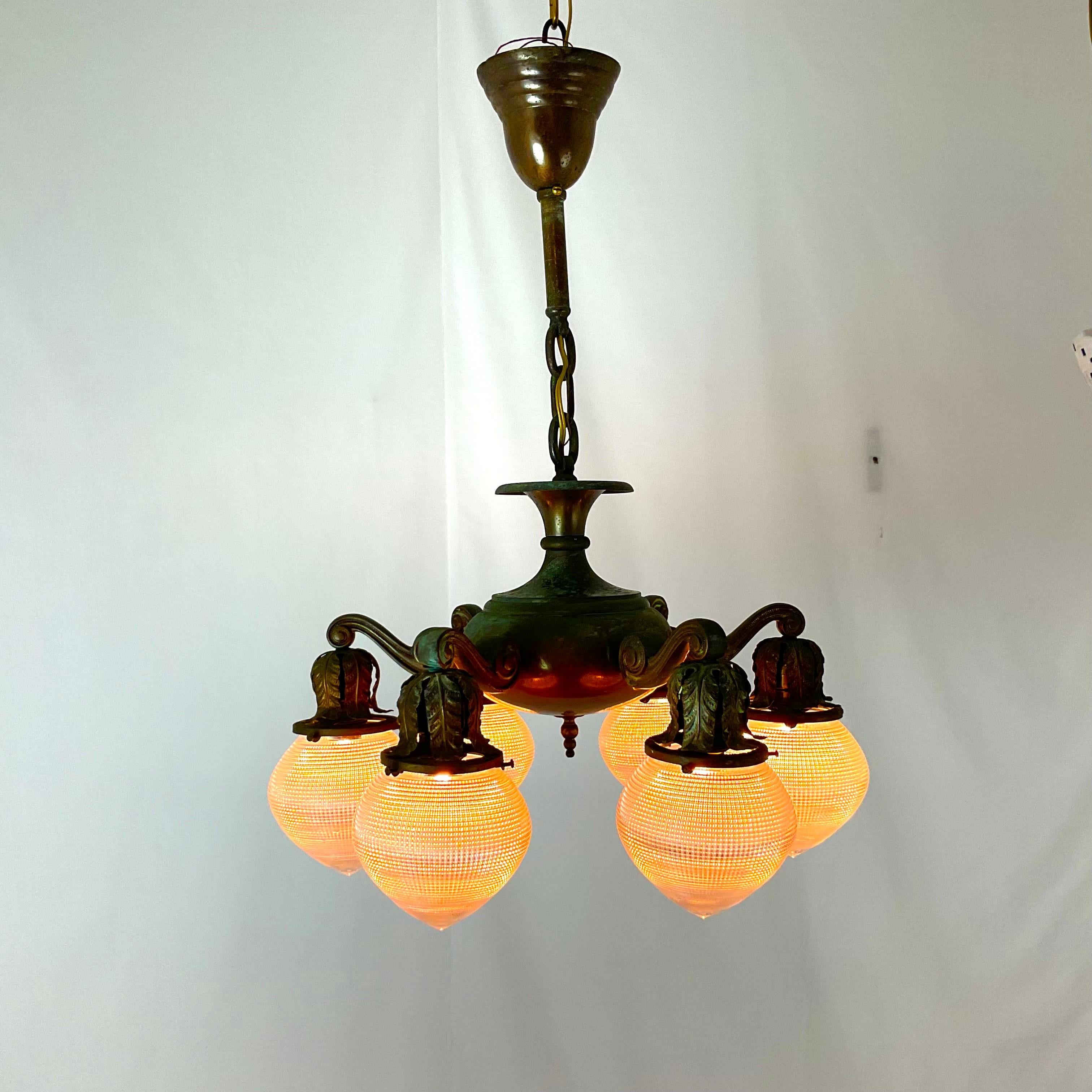 Art déco Lustre Art Déco en bronze avec verre Halophane d'origine en vente