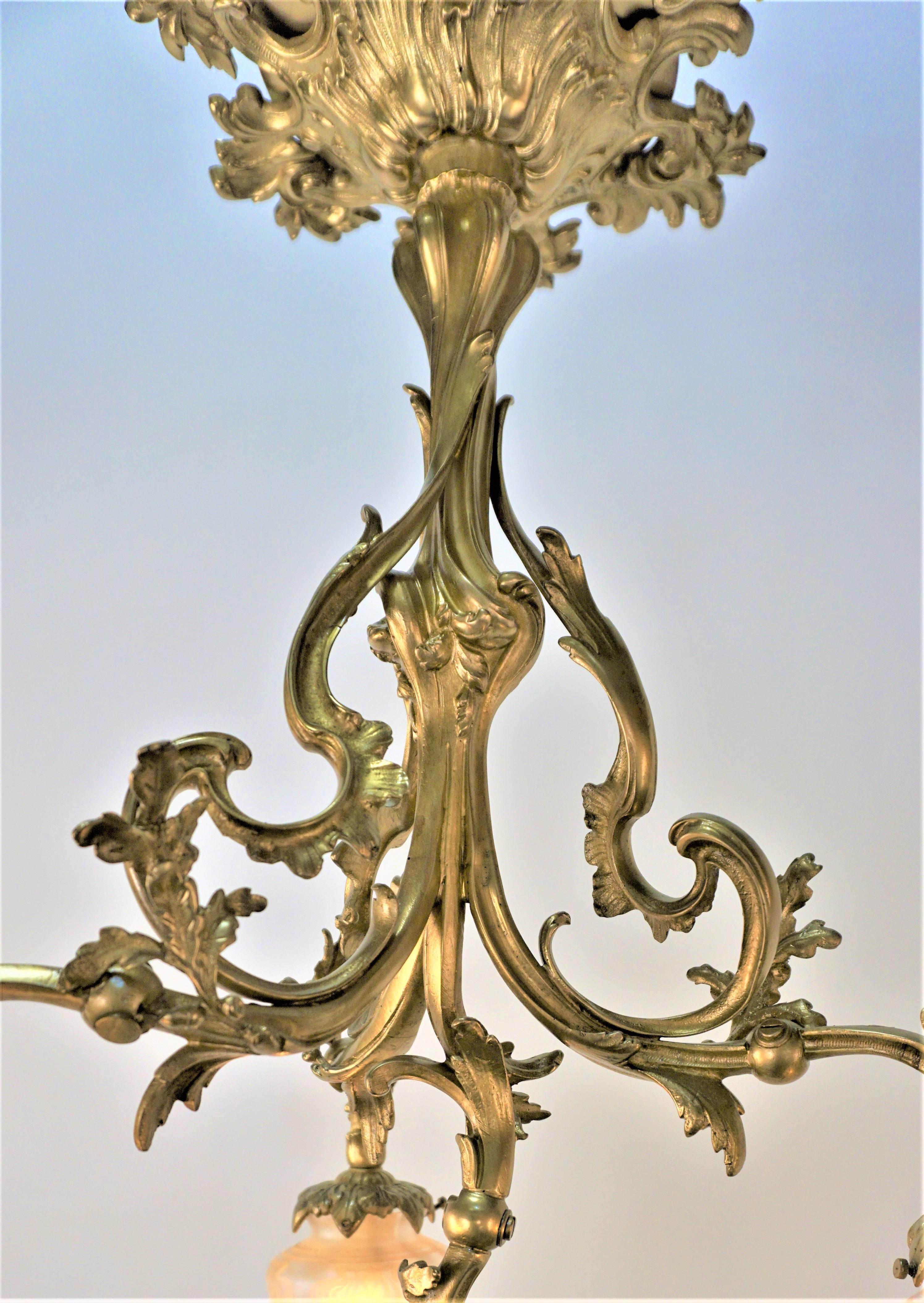 Französischer Jugendstil-Kronleuchter aus Bronze (Art nouveau) im Angebot
