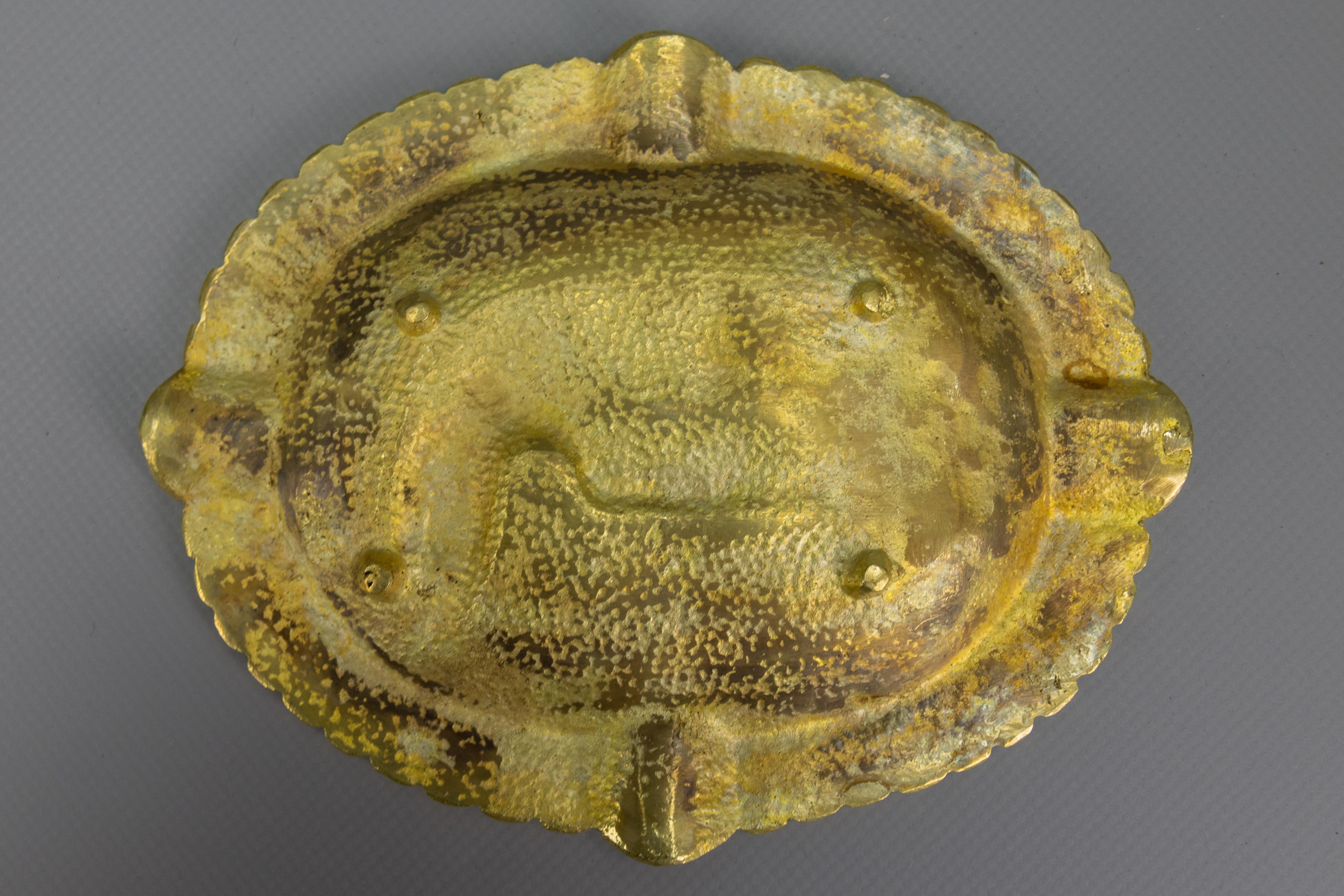 French Bronze Ashtray with Phoenix Bird Motif, 1950s in vendita 10