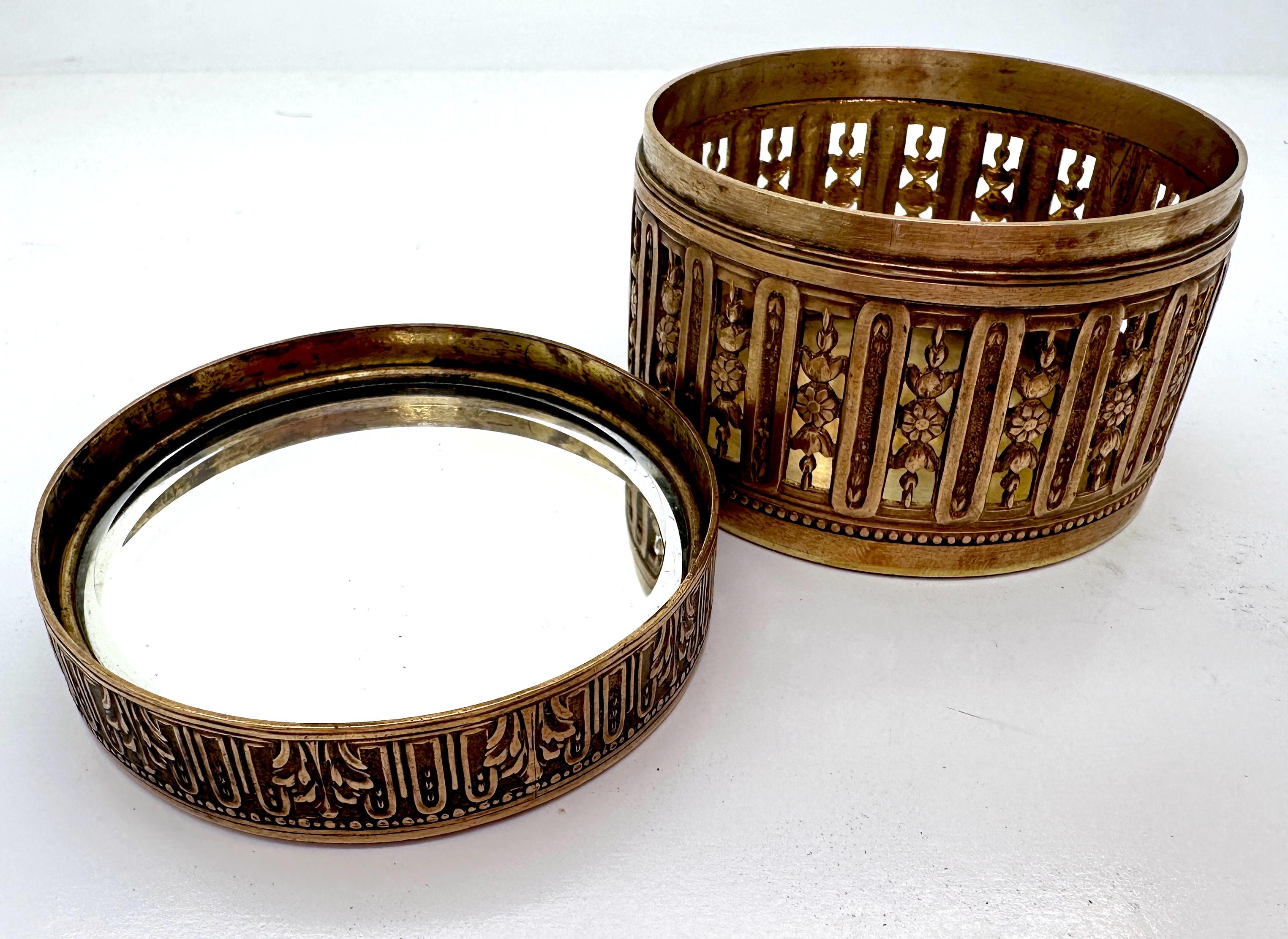 Französische Bronze & blaue Guilloche-Emaille-Porträtbox - gestempelt 'Frankreich im Angebot 5