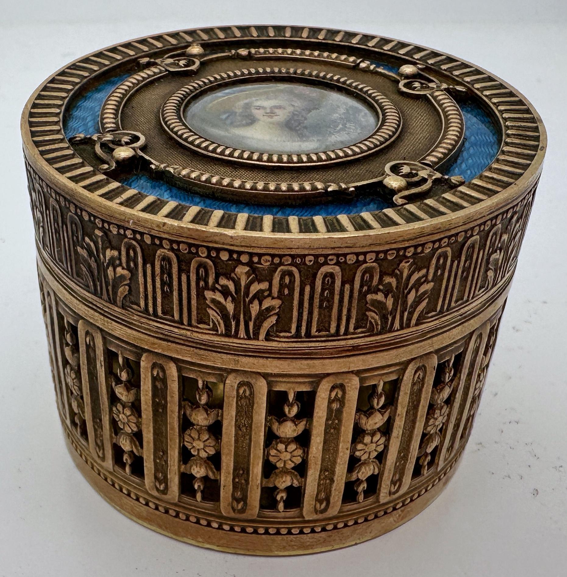Französische Bronze & blaue Guilloche-Emaille-Porträtbox - gestempelt 'Frankreich (Louis XVI.) im Angebot