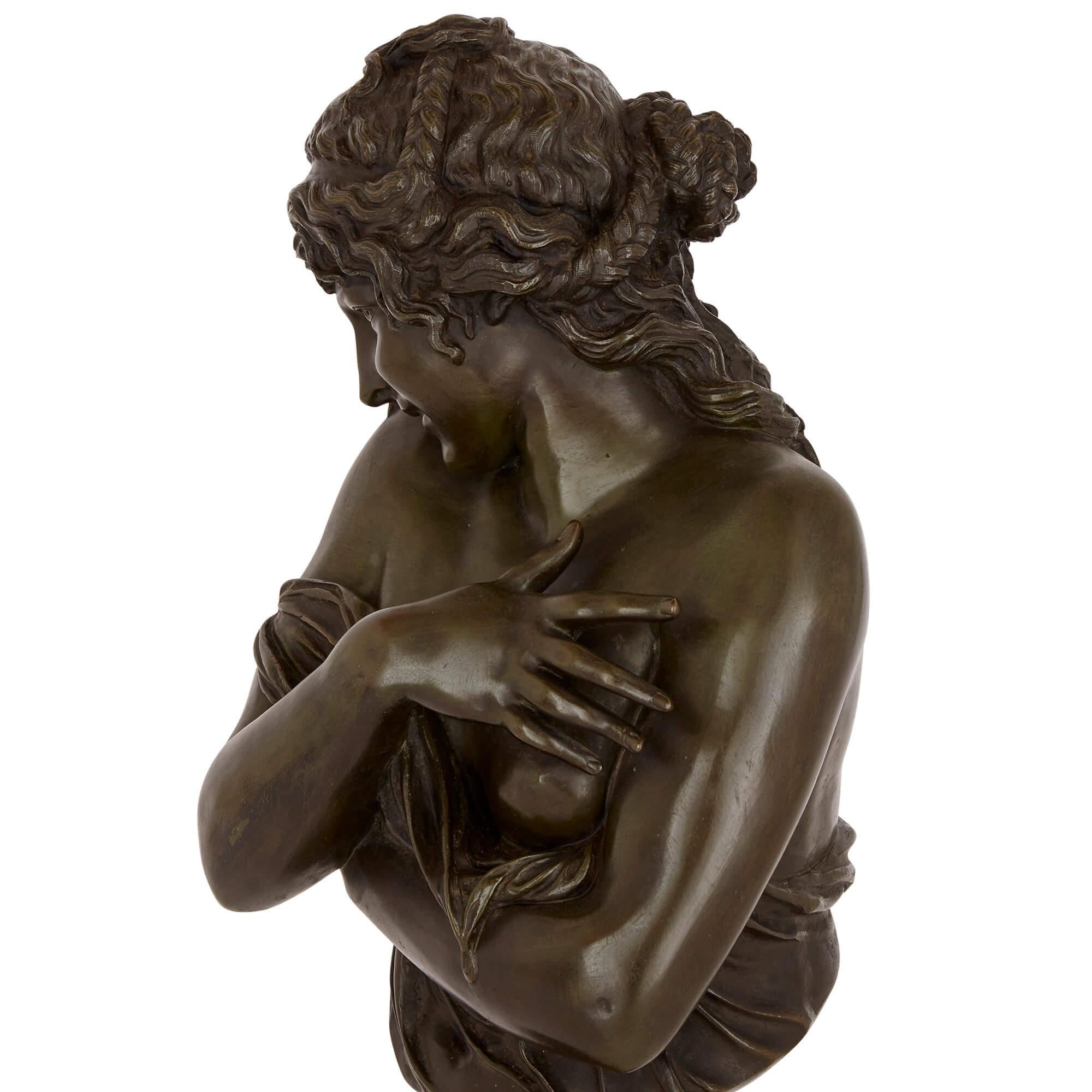 French bronze bust of a woman after Jean-Antoine Houdon In Good Condition For Sale In London, GB