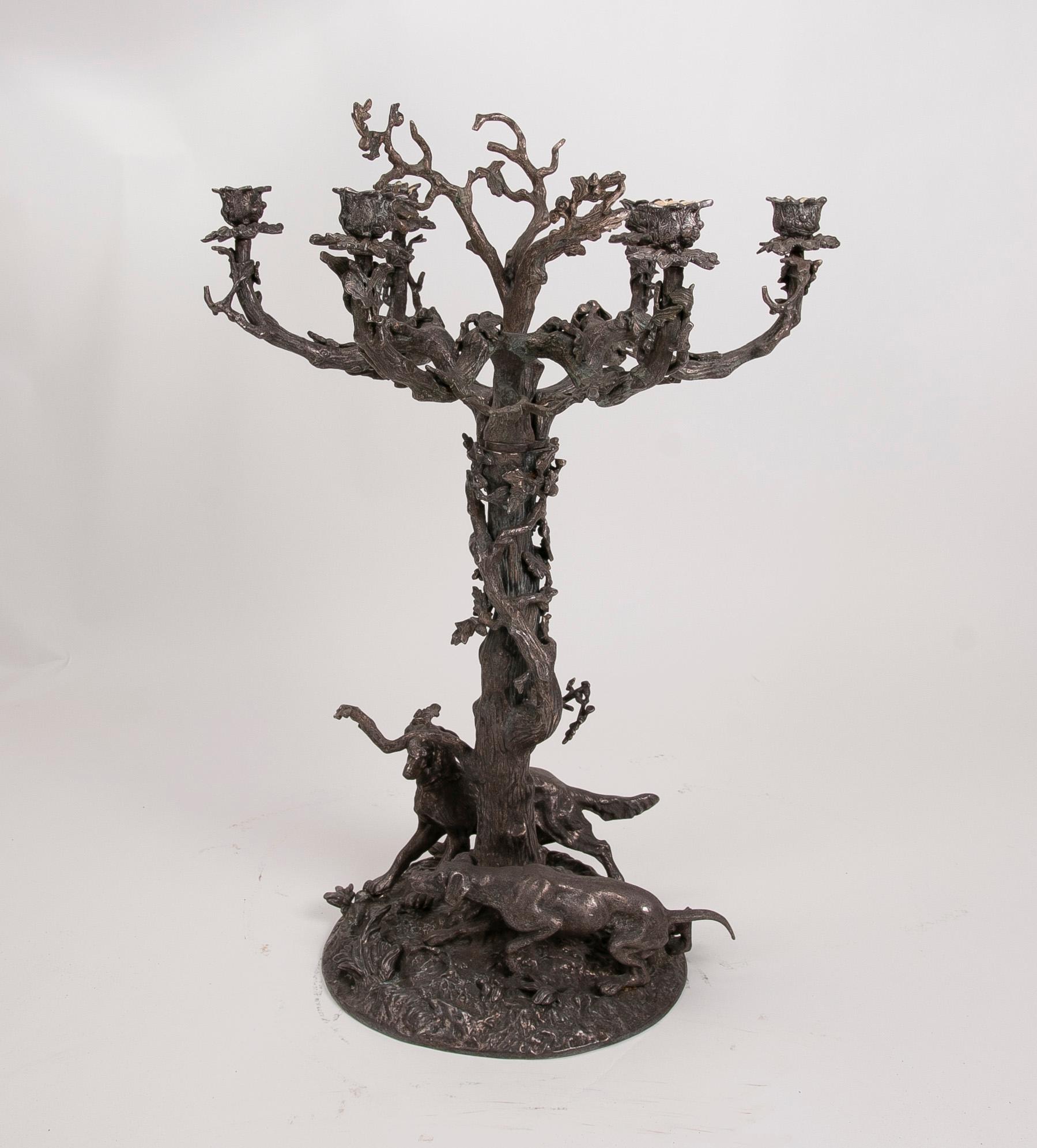 French, Bronze Candleholder in the Shape of a Tree and Decorated with Dogs In Good Condition For Sale In Marbella, ES