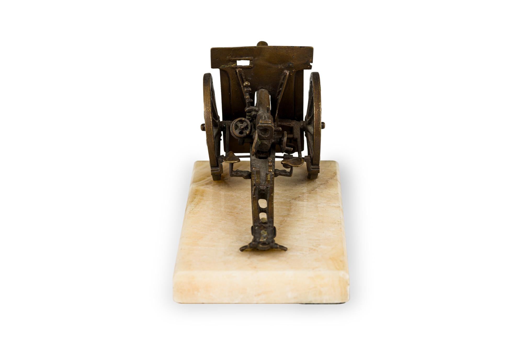 Français Modèle de canon en bronze français en vente