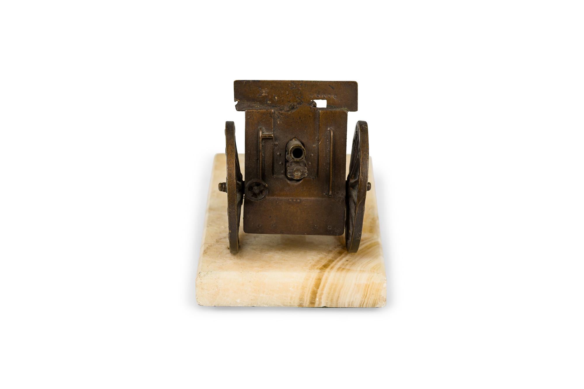 Fin du XIXe siècle Modèle de canon en bronze français en vente
