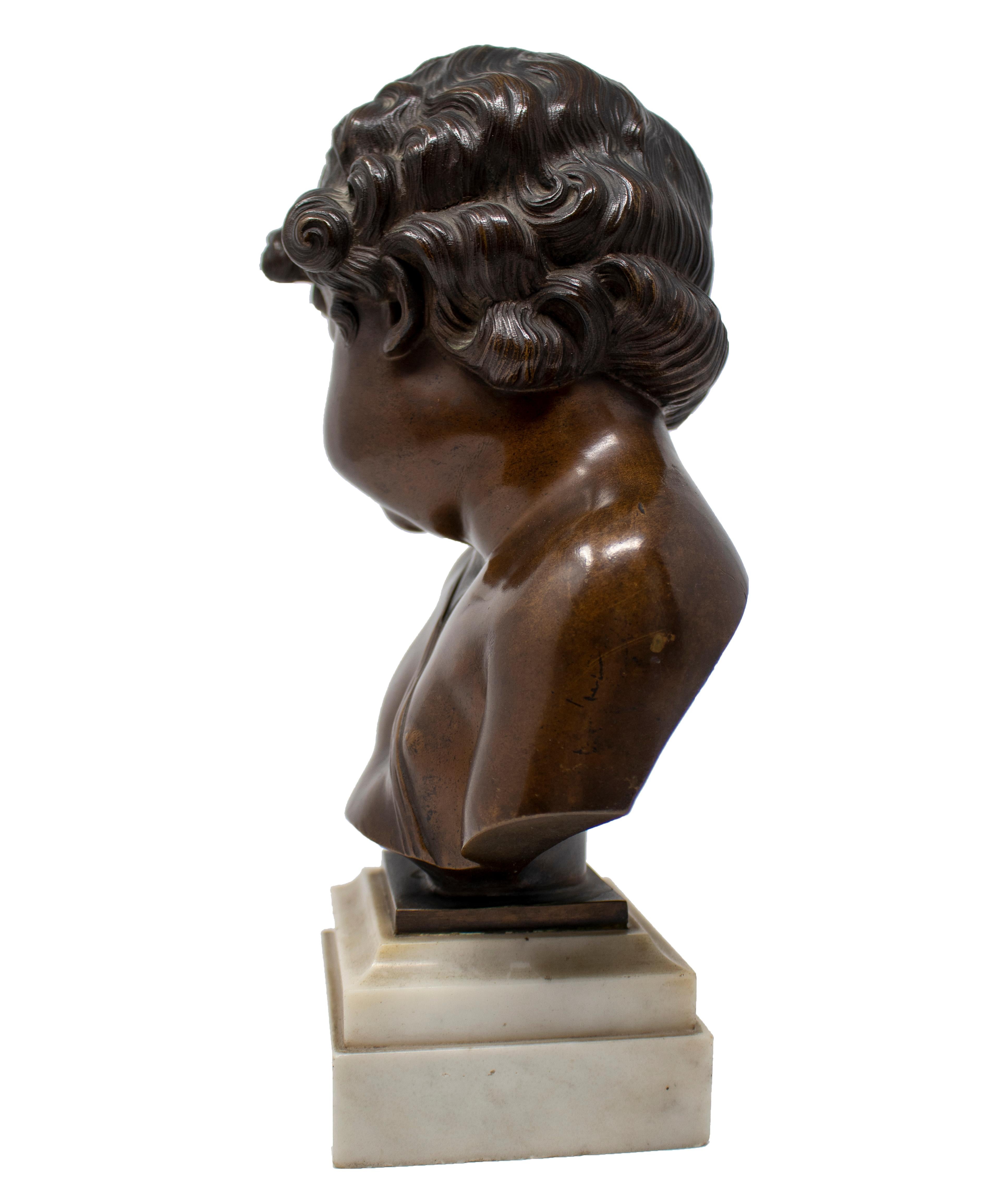 French Bronze Cherub Bust Figure with Marble Base In Good Condition For Sale In Marbella, ES