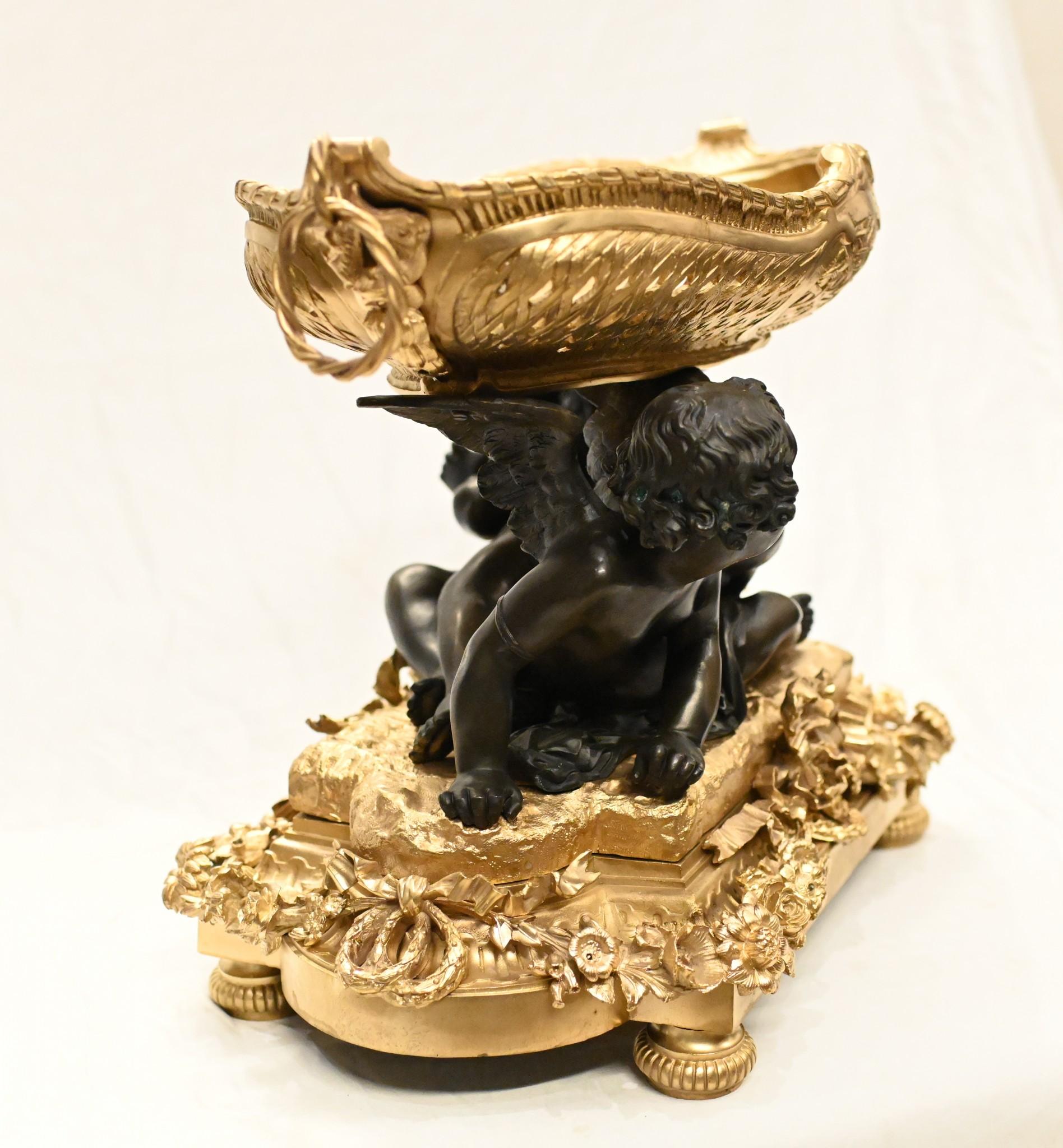 Bol décoratif Tazza en bronze doré d'après Clodion 6