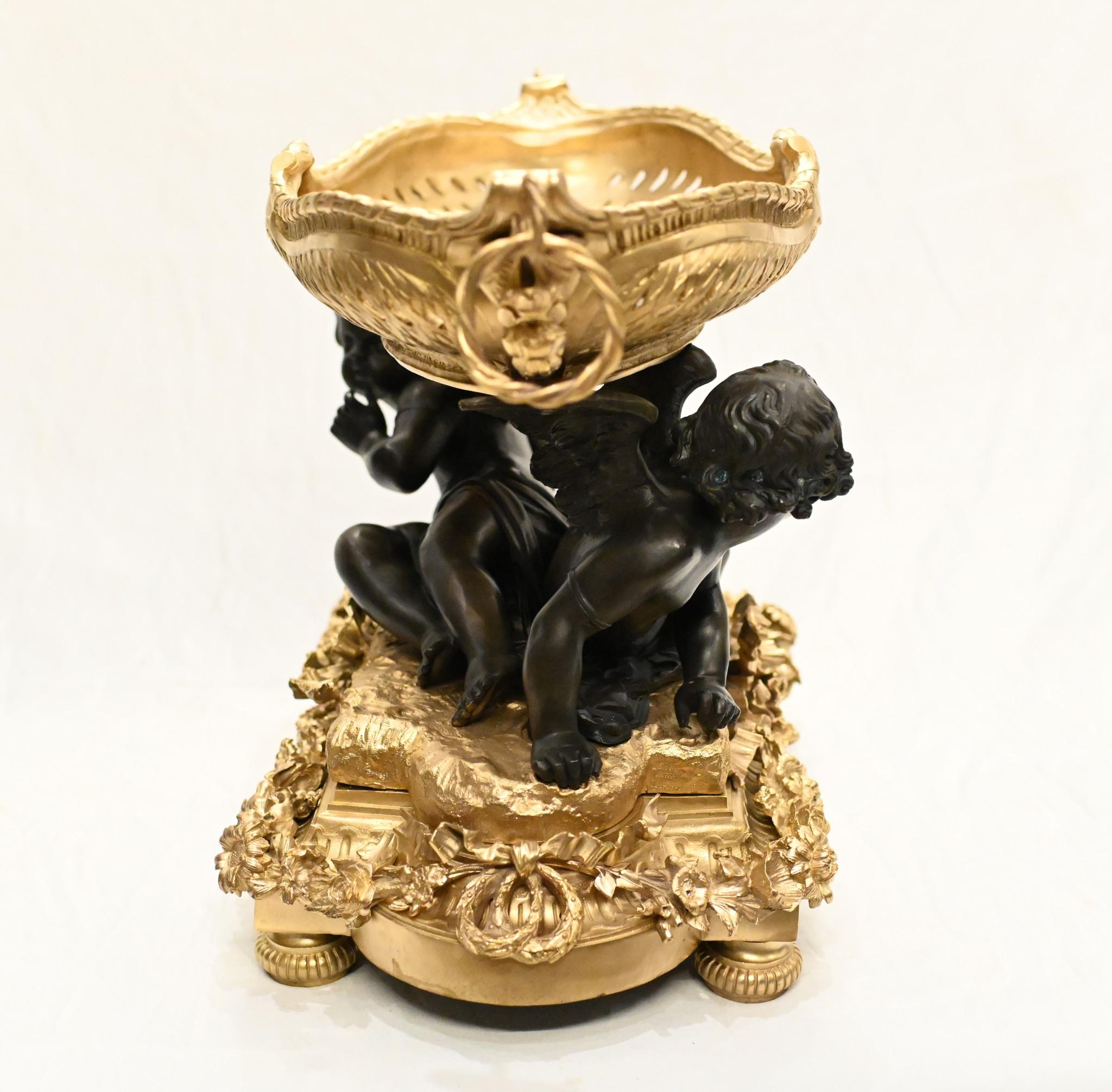 Bol décoratif Tazza en bronze doré d'après Clodion 7