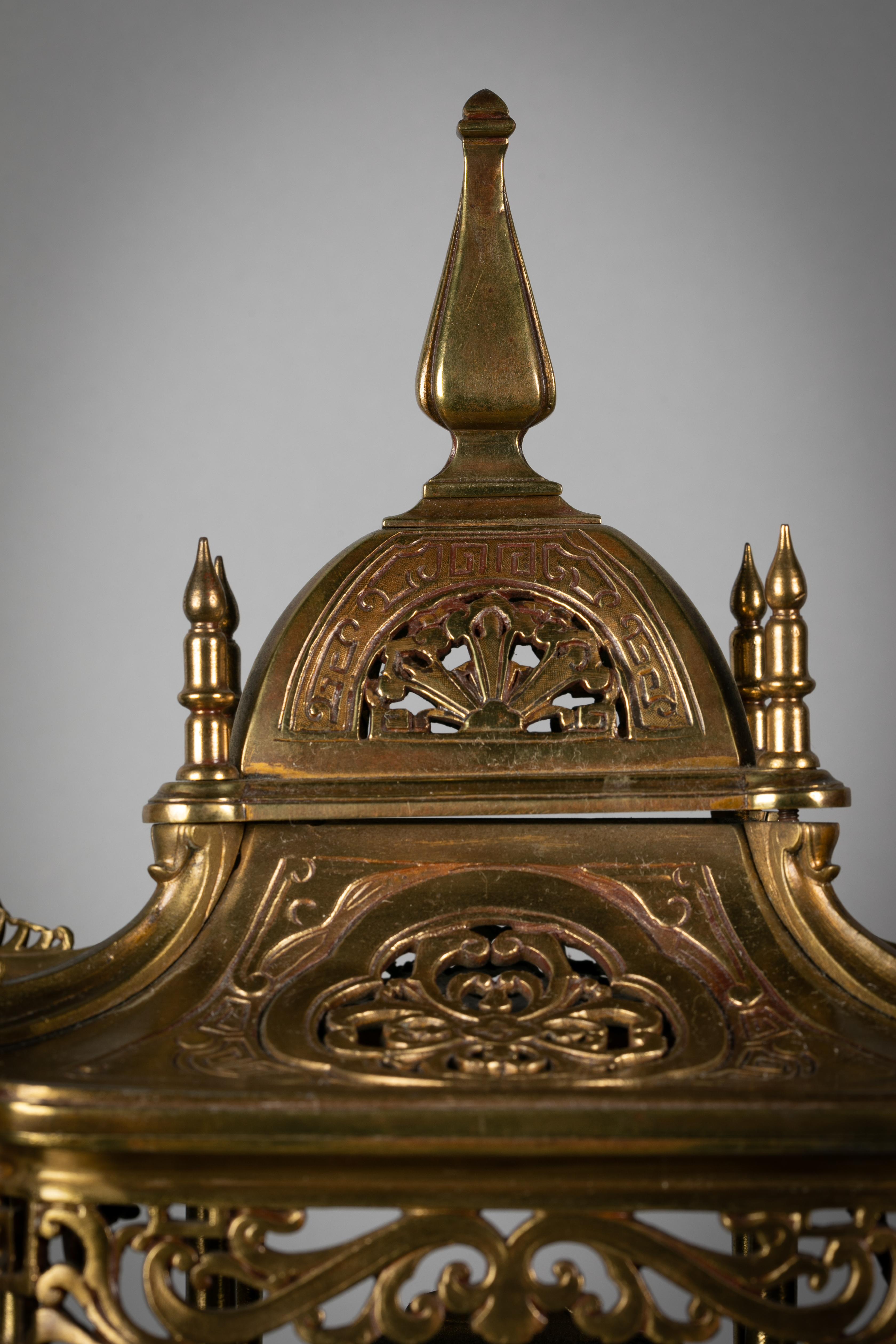 French Bronze Chinoiserie Clock, circa 1880 For Sale 3