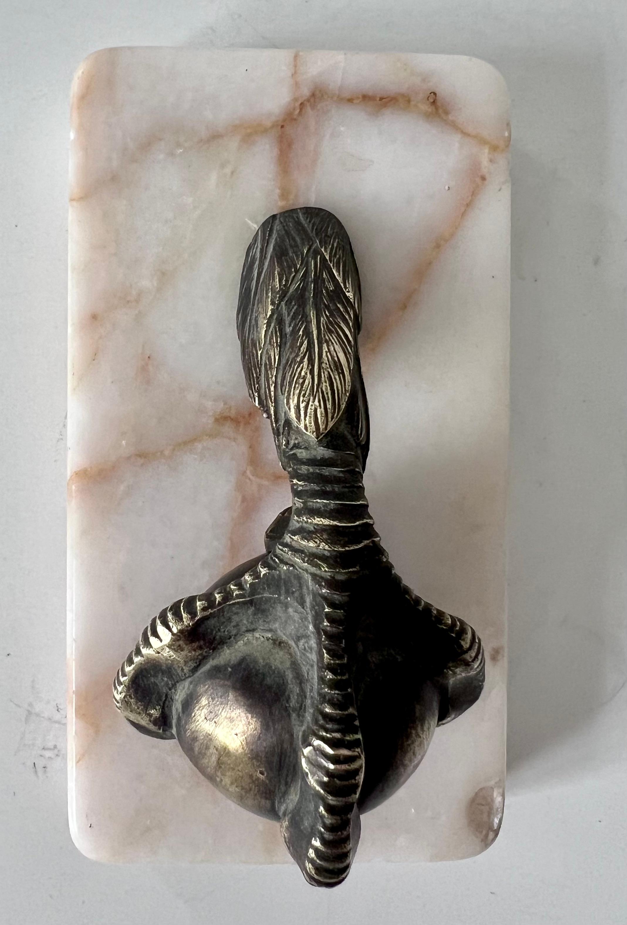 French Bronze Claw Briefbeschwerer auf Marmorsockel im Angebot 1