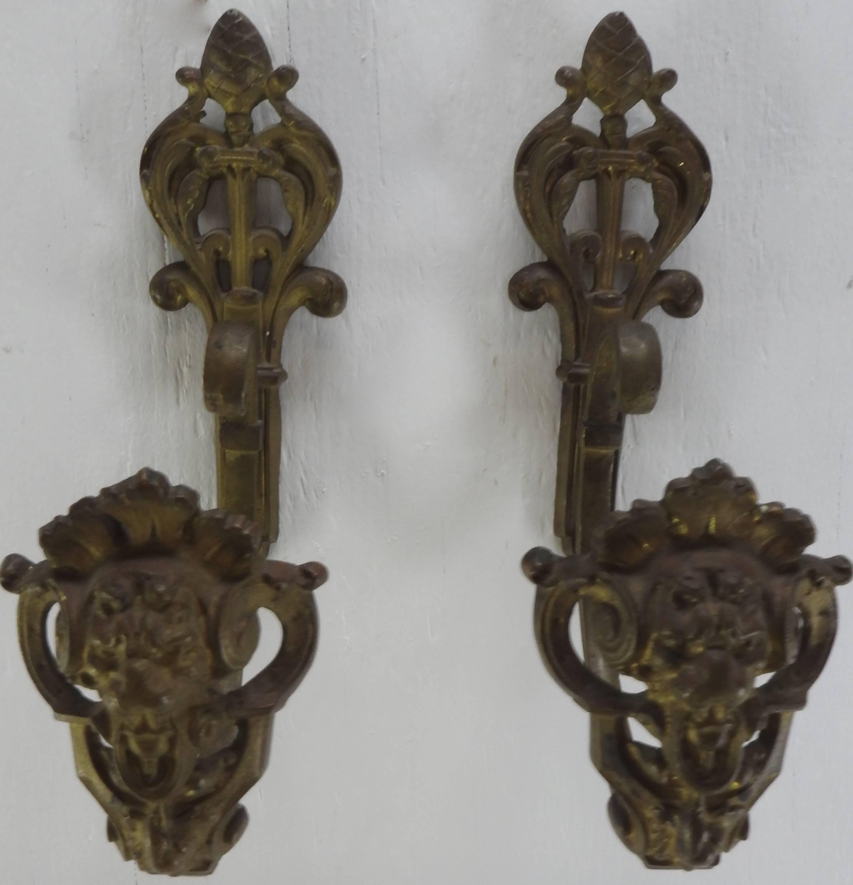 French Bronze Curtain Tie Back Hooks with Faces In Good Condition For Sale In Cookeville, TN