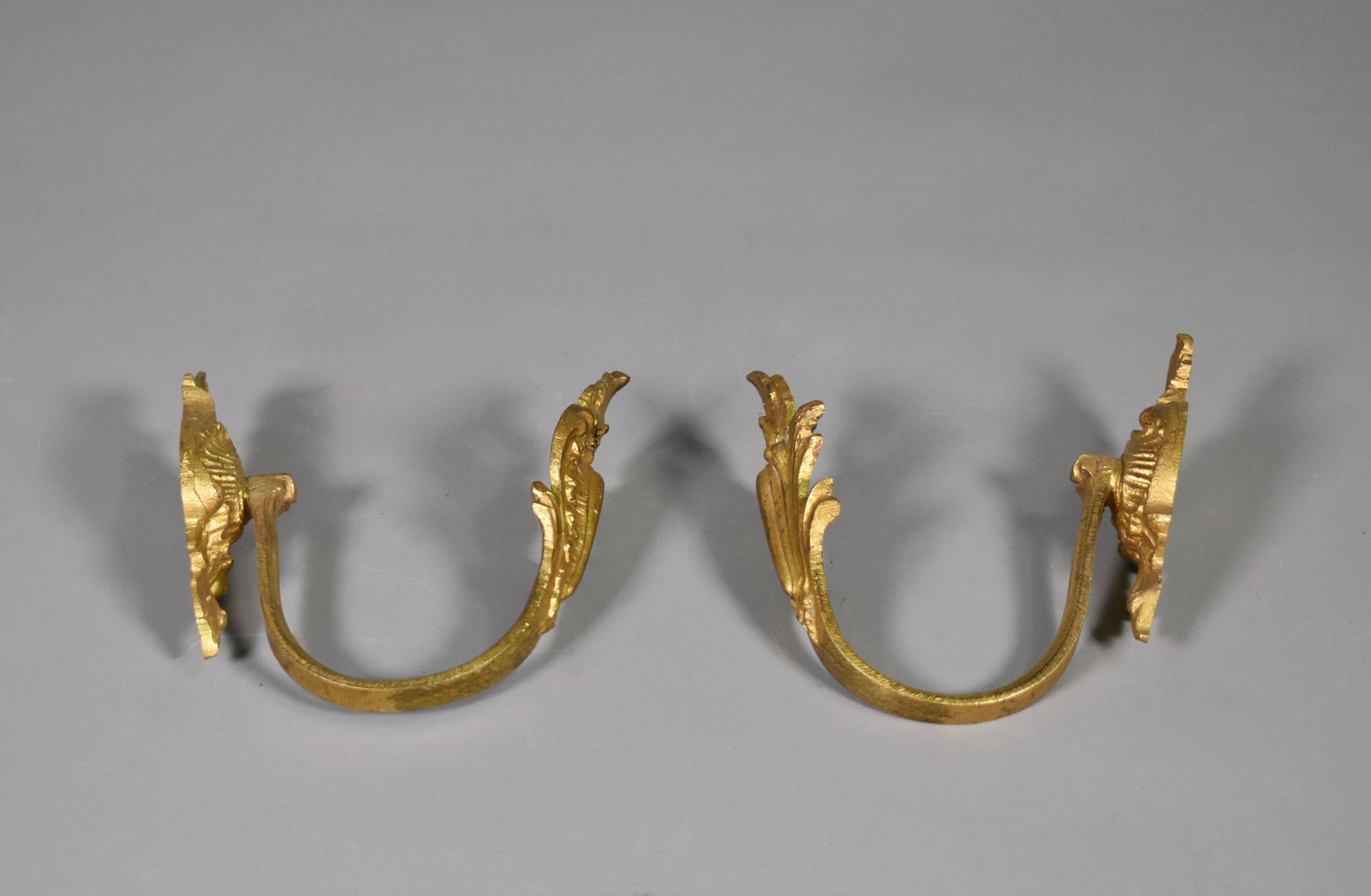 Embouts de rideaux en bronze de style Louis XV en vente 1