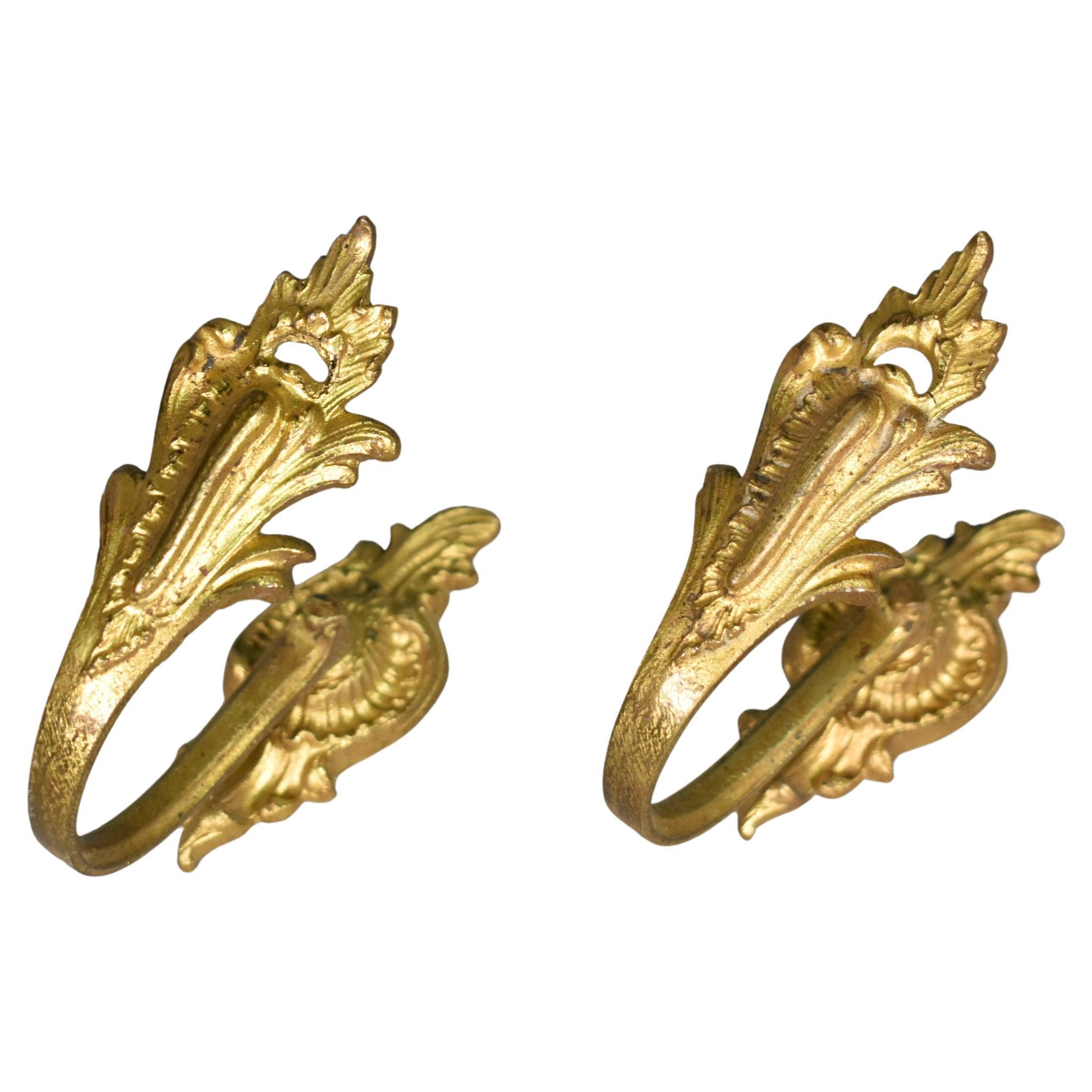 Embouts de rideaux en bronze de style Louis XV