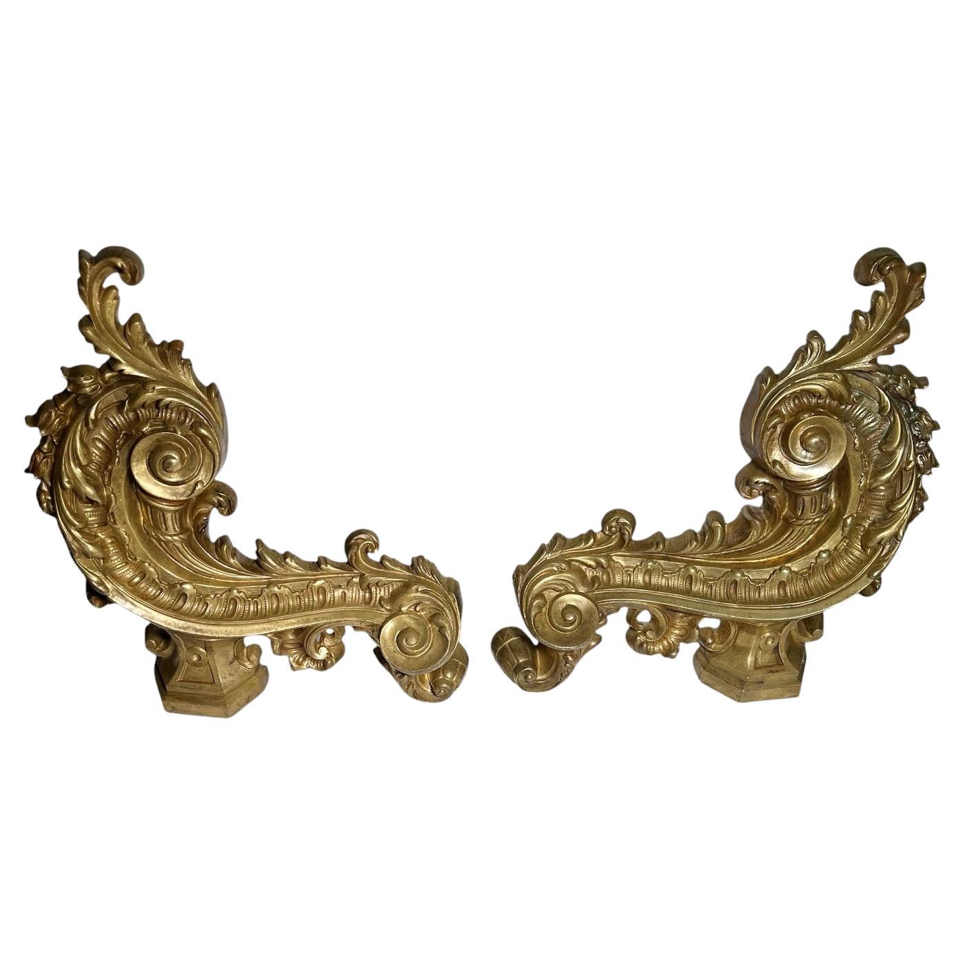 Paire de chenets français en bronze doré