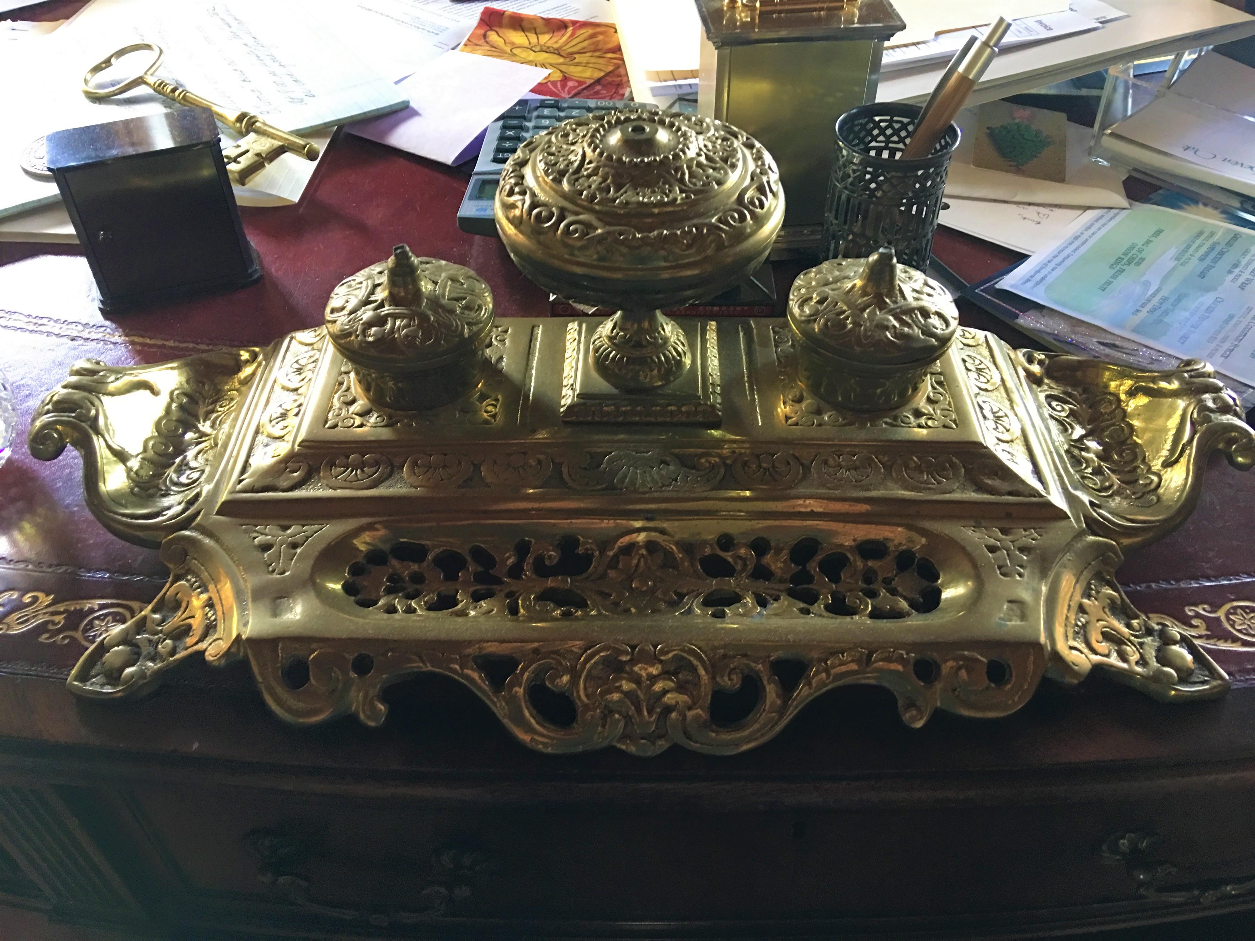 French Style Bronze Ink Well by Maitland Smith, 20th Century In Good Condition For Sale In Savannah, GA