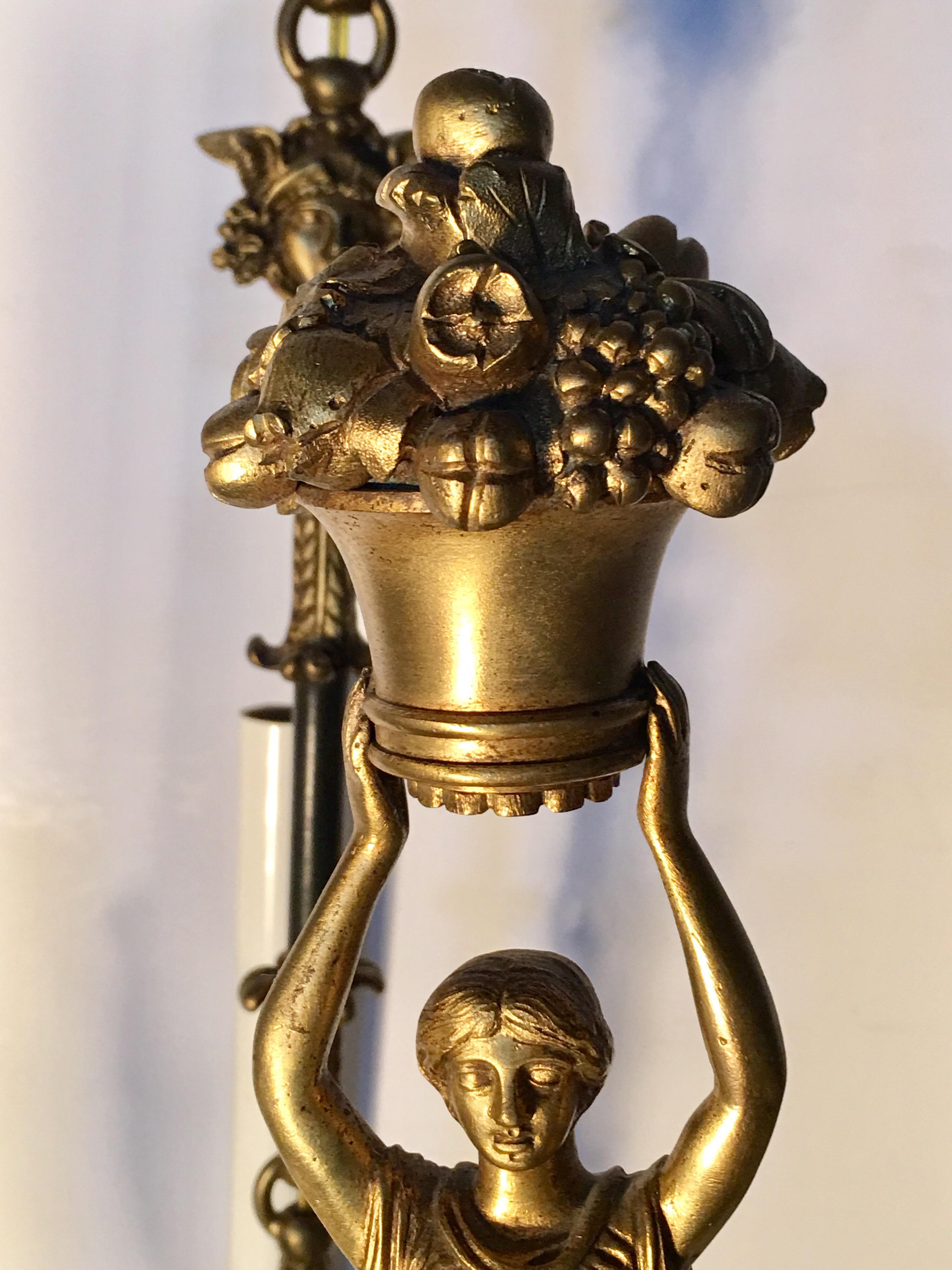 Französischer Bronze-Kronleuchter im Empire-Stil im Angebot 4