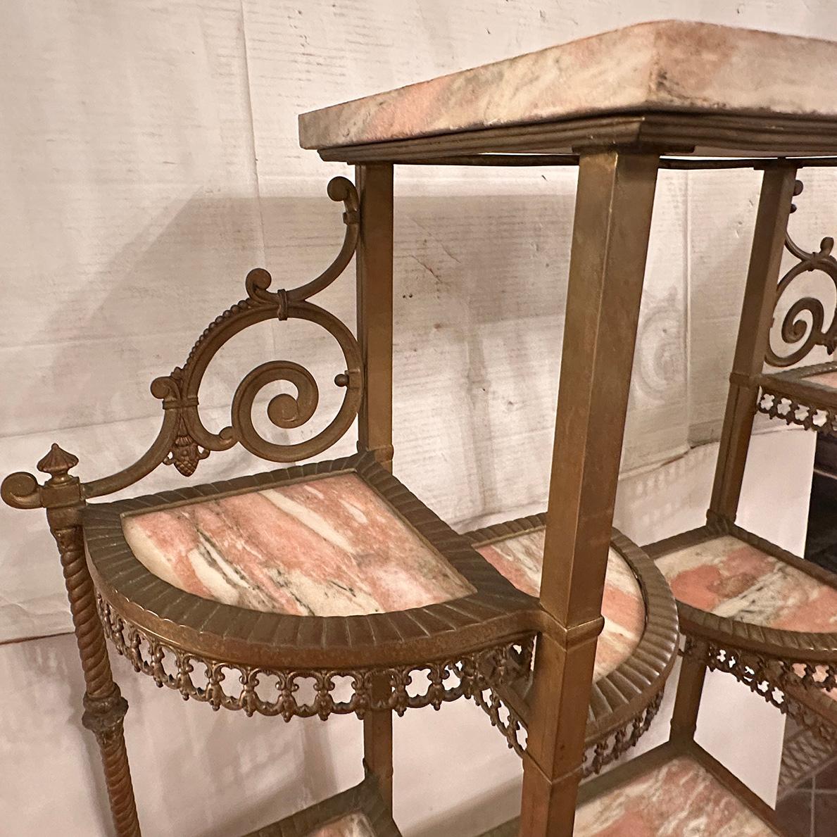 Étagère francese in bronzo in vendita 2