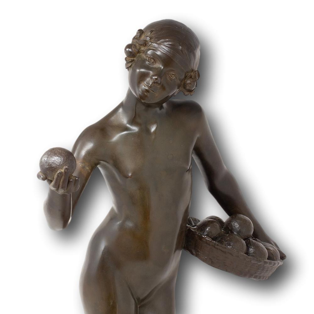 Mujer francesa de bronce de Jean Verschneider y Etling Paris, Art Decó hacia 1920 Bronce en venta