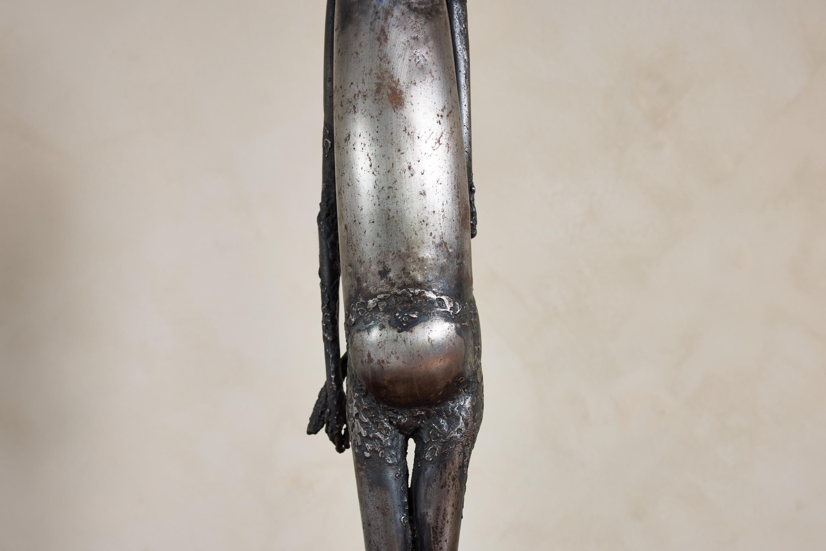 Sculpture féminine en bronze français en vente 7