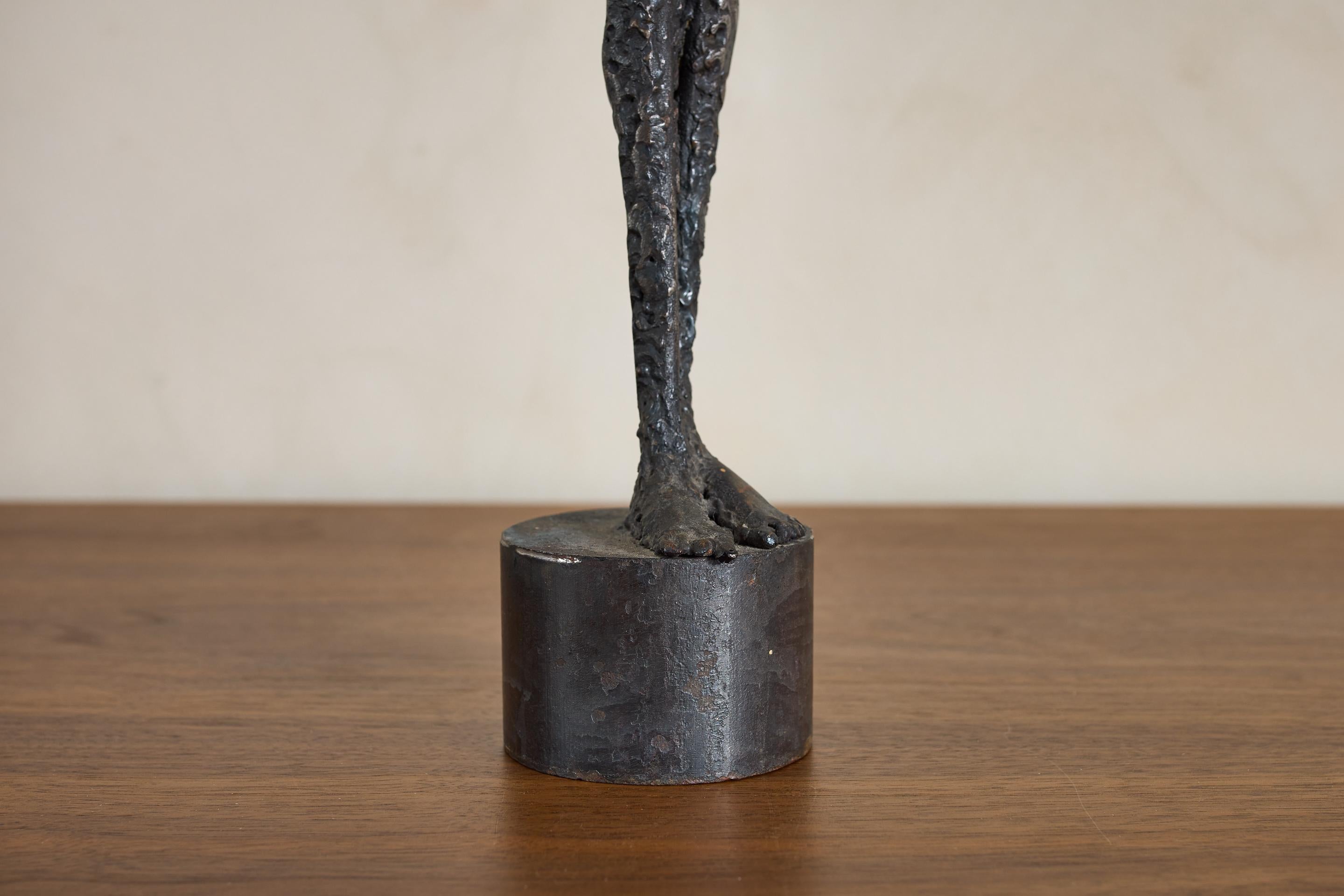 Sculpture féminine en bronze français en vente 8