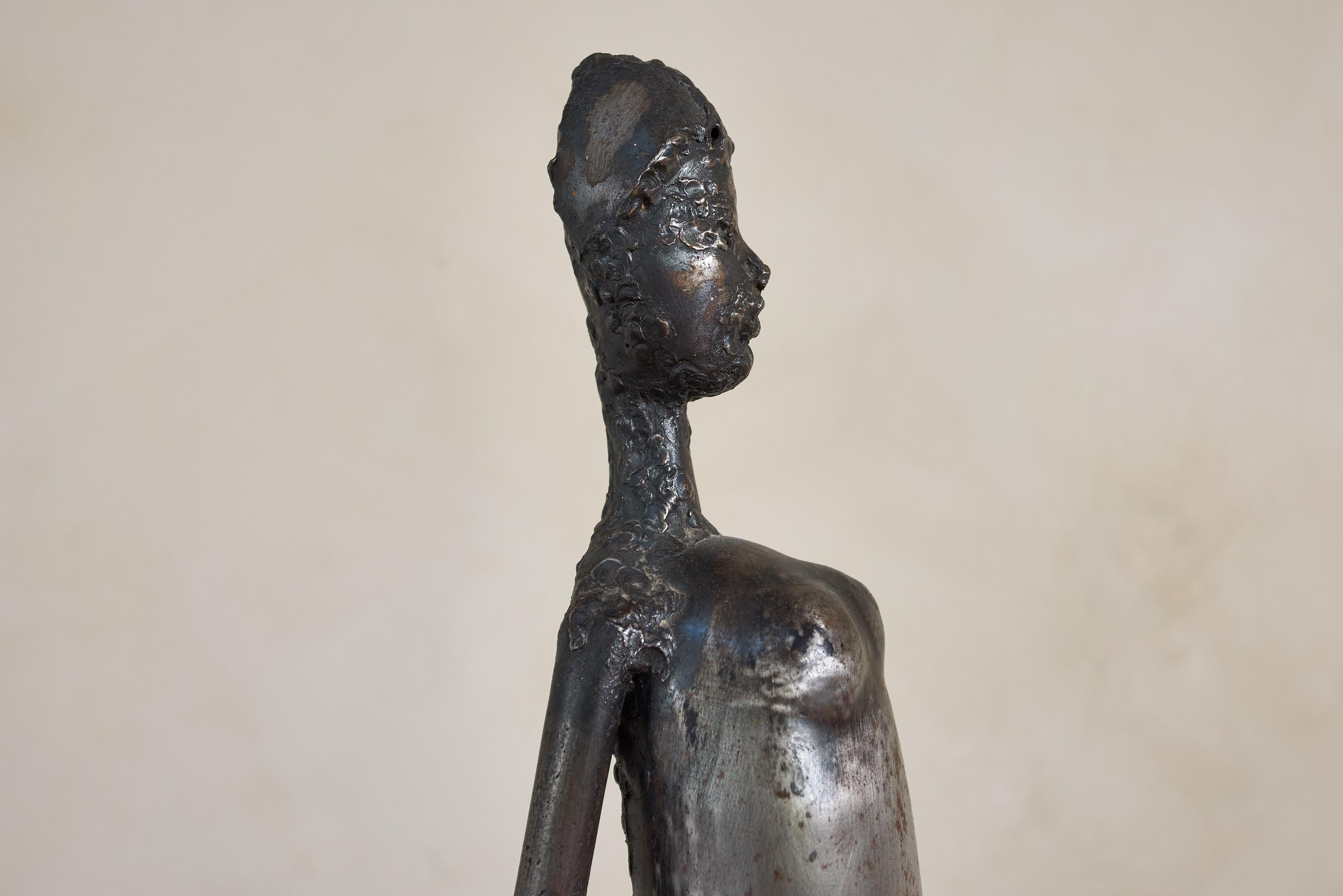 Sculpture féminine en bronze français en vente 13