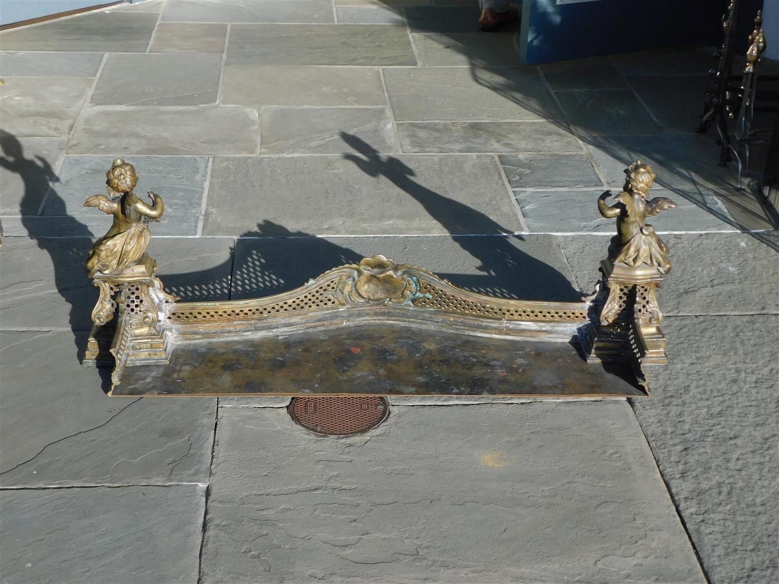 Early 19th Century French Bronze Flanking Winged Cherub & Shell Foliage Fire Place Fender C. 1800 For Sale