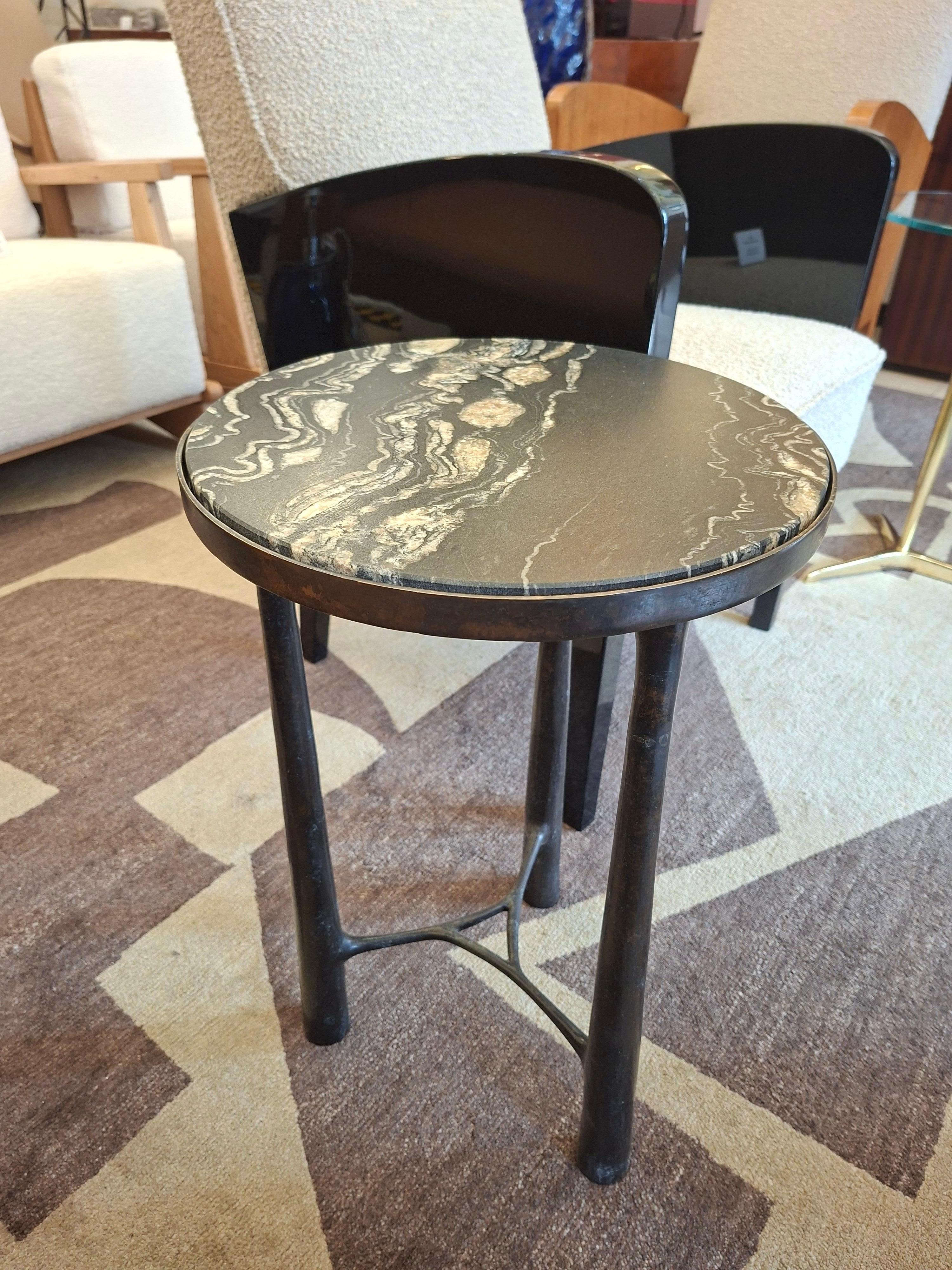Gueridon in bronzo francese con piano in marmo in vendita 4