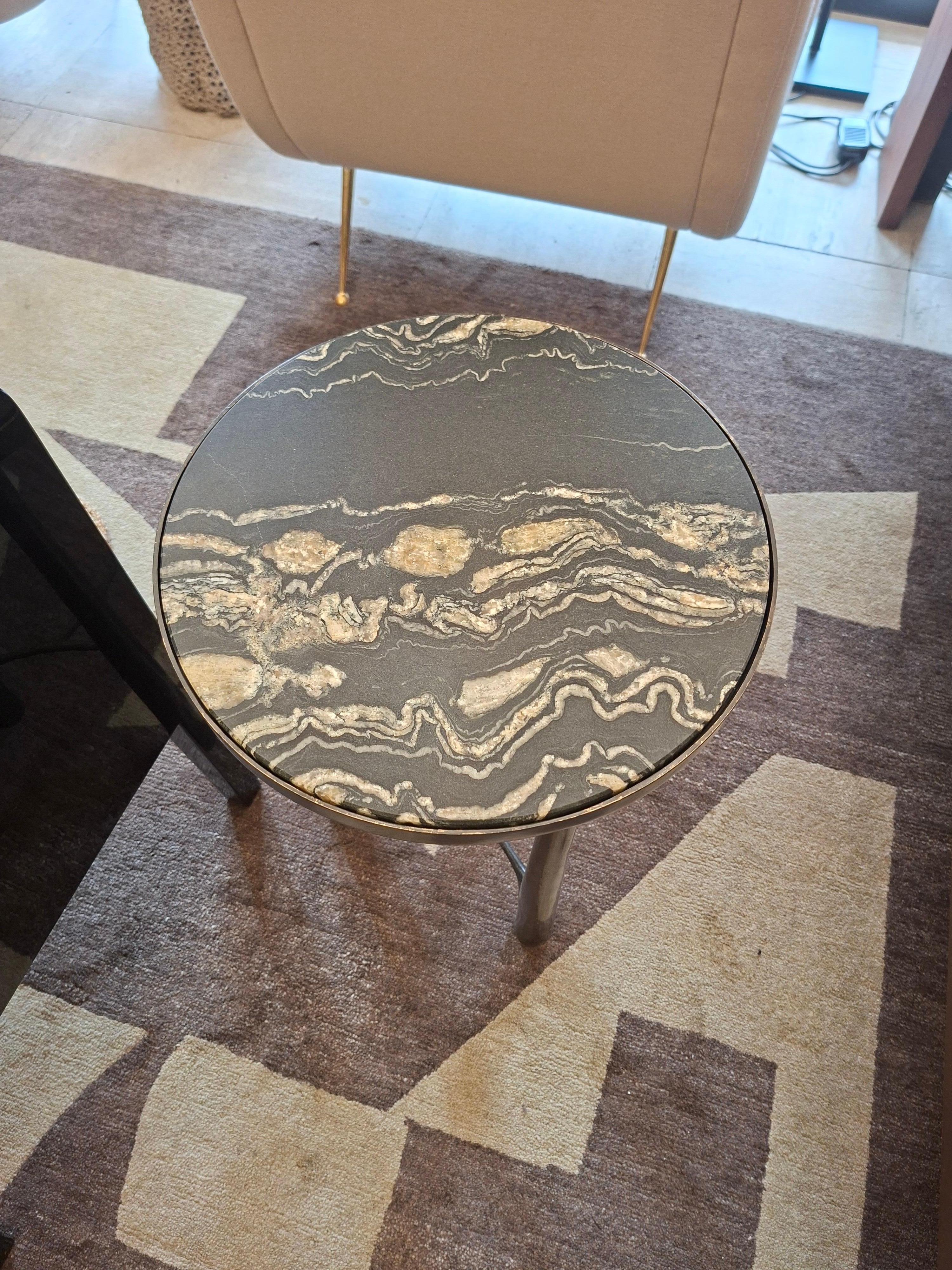 Gueridon in bronzo francese con piano in marmo in vendita 6