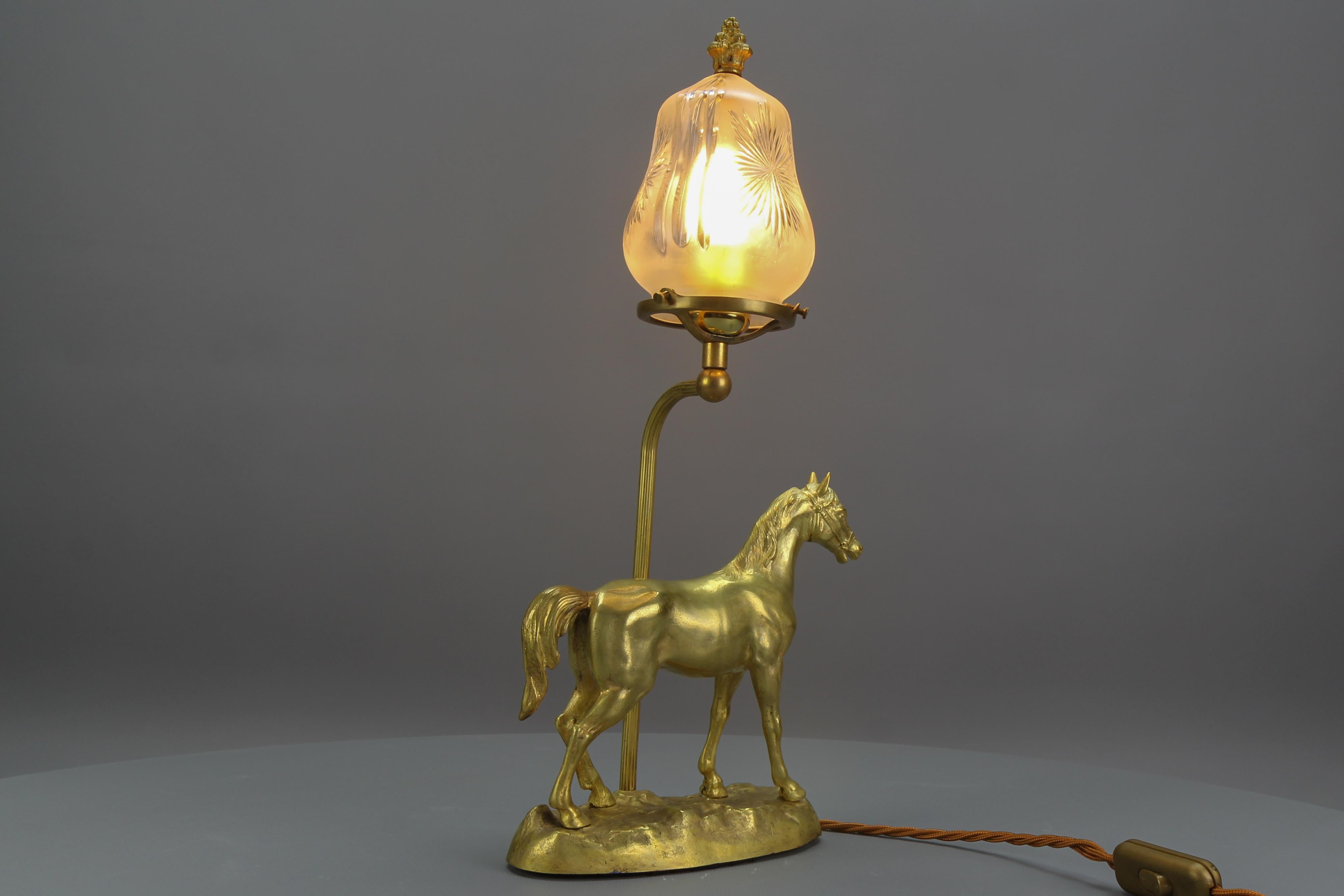 French Bronze Horse Sculpture and Cut Frosted Glass Table Lamp, ca 1950s For Sale 8