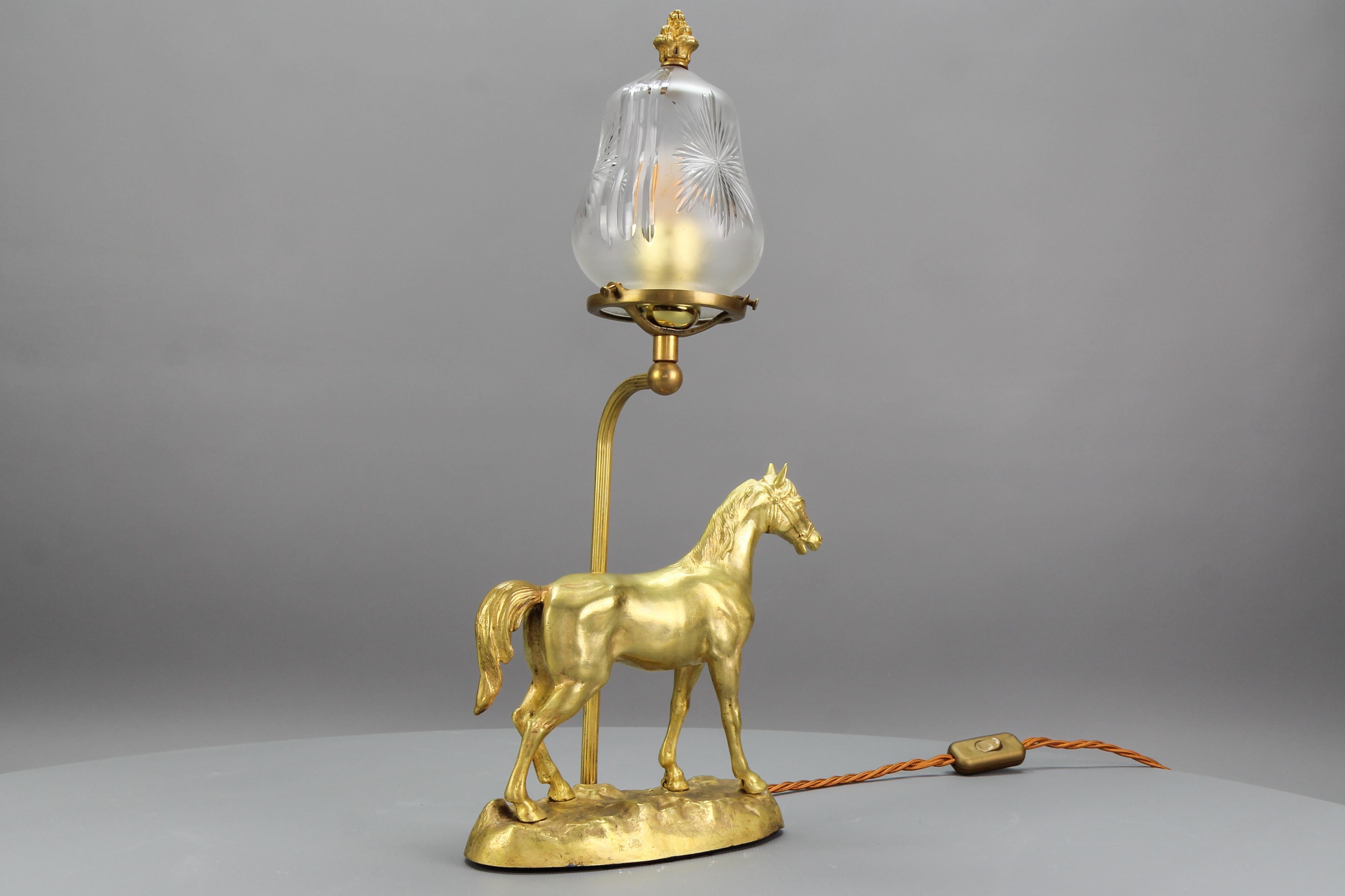 French Bronze Horse Sculpture and Cut Frosted Glass Table Lamp, ca 1950s For Sale 3