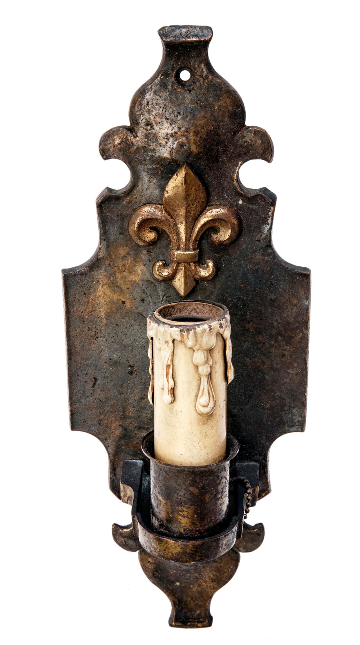 French Bronze & Iron Wall Sconce with Fleur De Lis For Sale 1